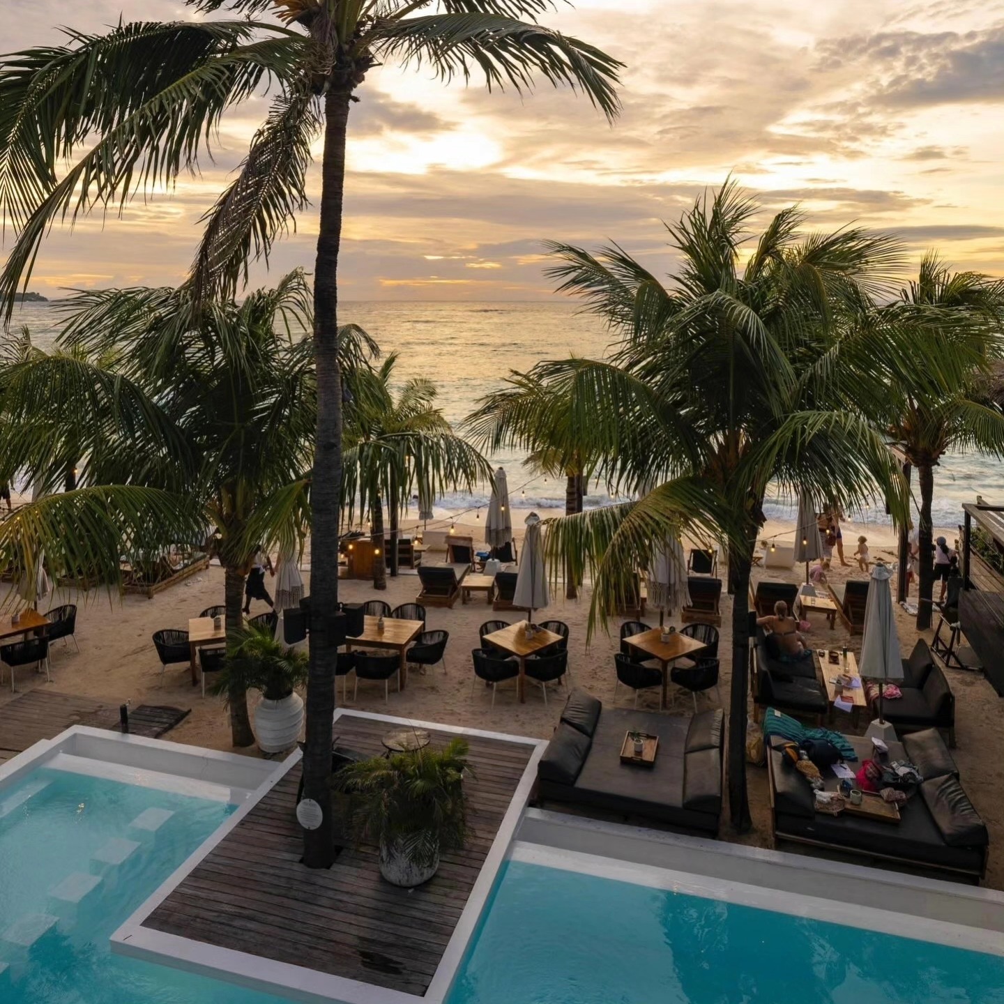 Ohana’s beachfront resort & beach club - Nusa Lembongan Facebook ad