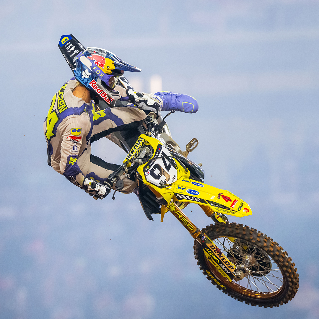 MXstore Facebook ad