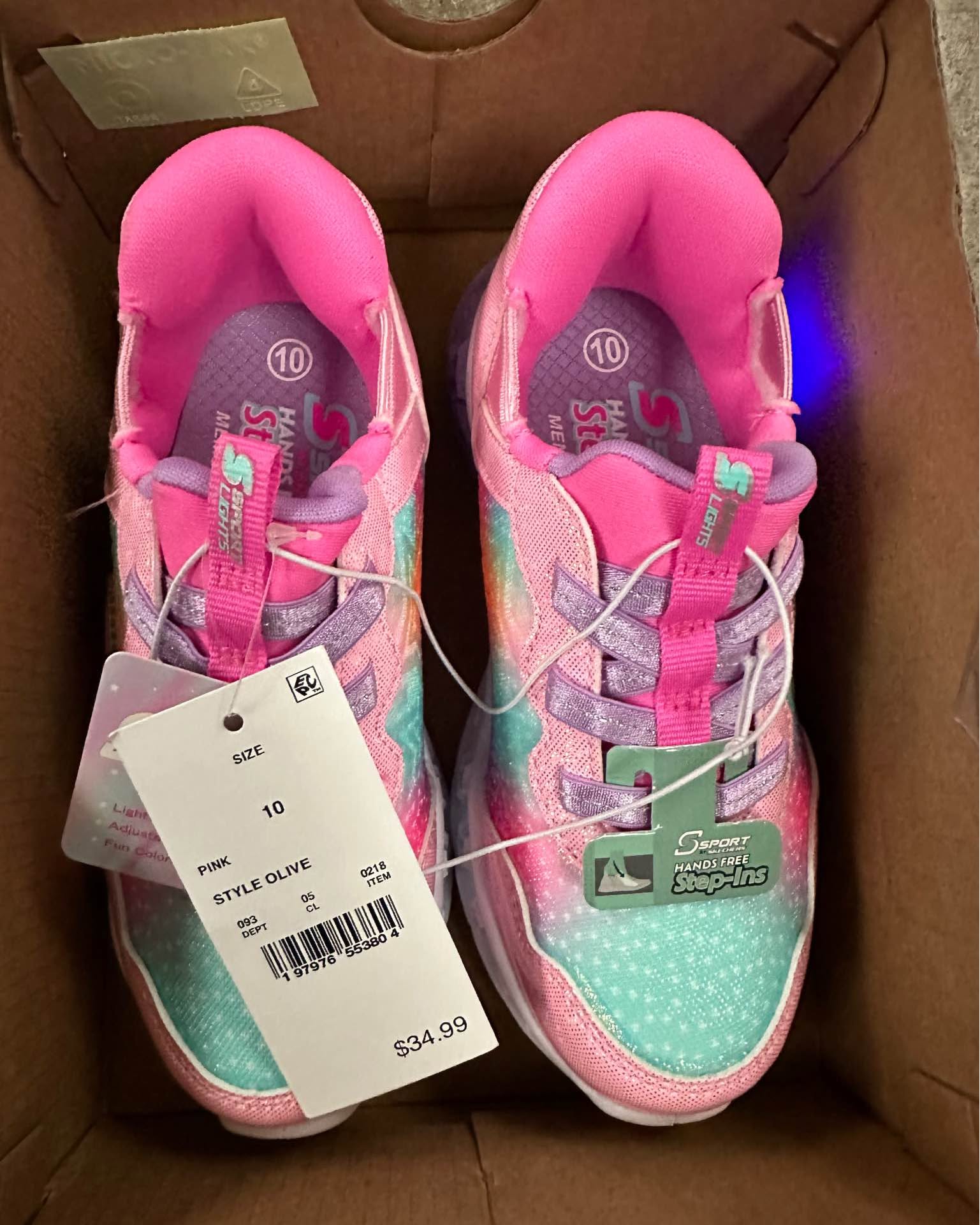 Benavente Ong Facebook ad: Target Shoes starting at $3 Pallet available