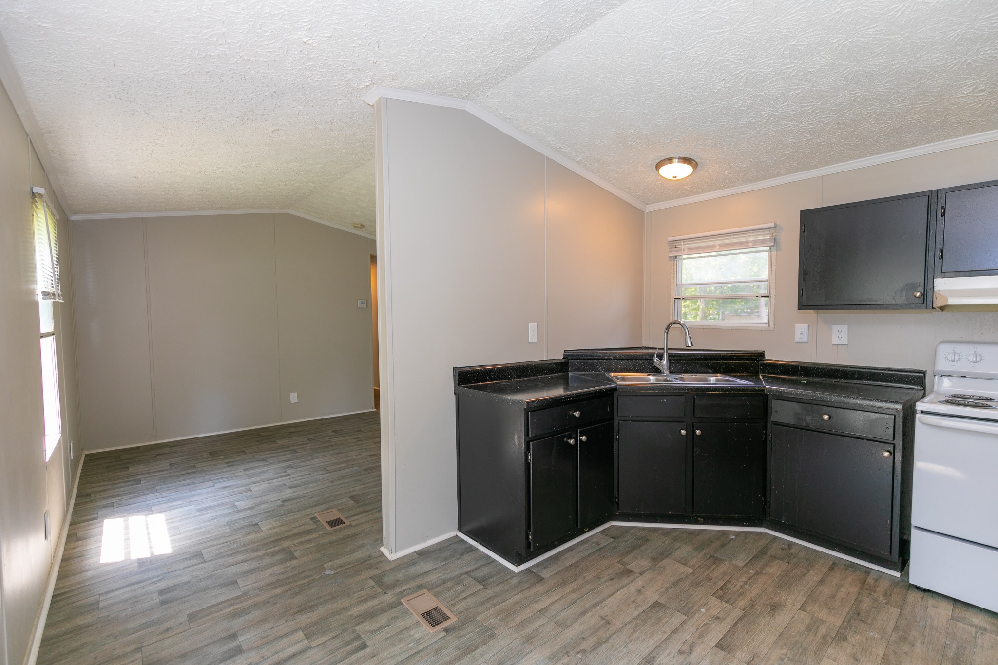 Evergreen Estates Facebook ad: Welcome to Evergreen Estates in Montgomery.