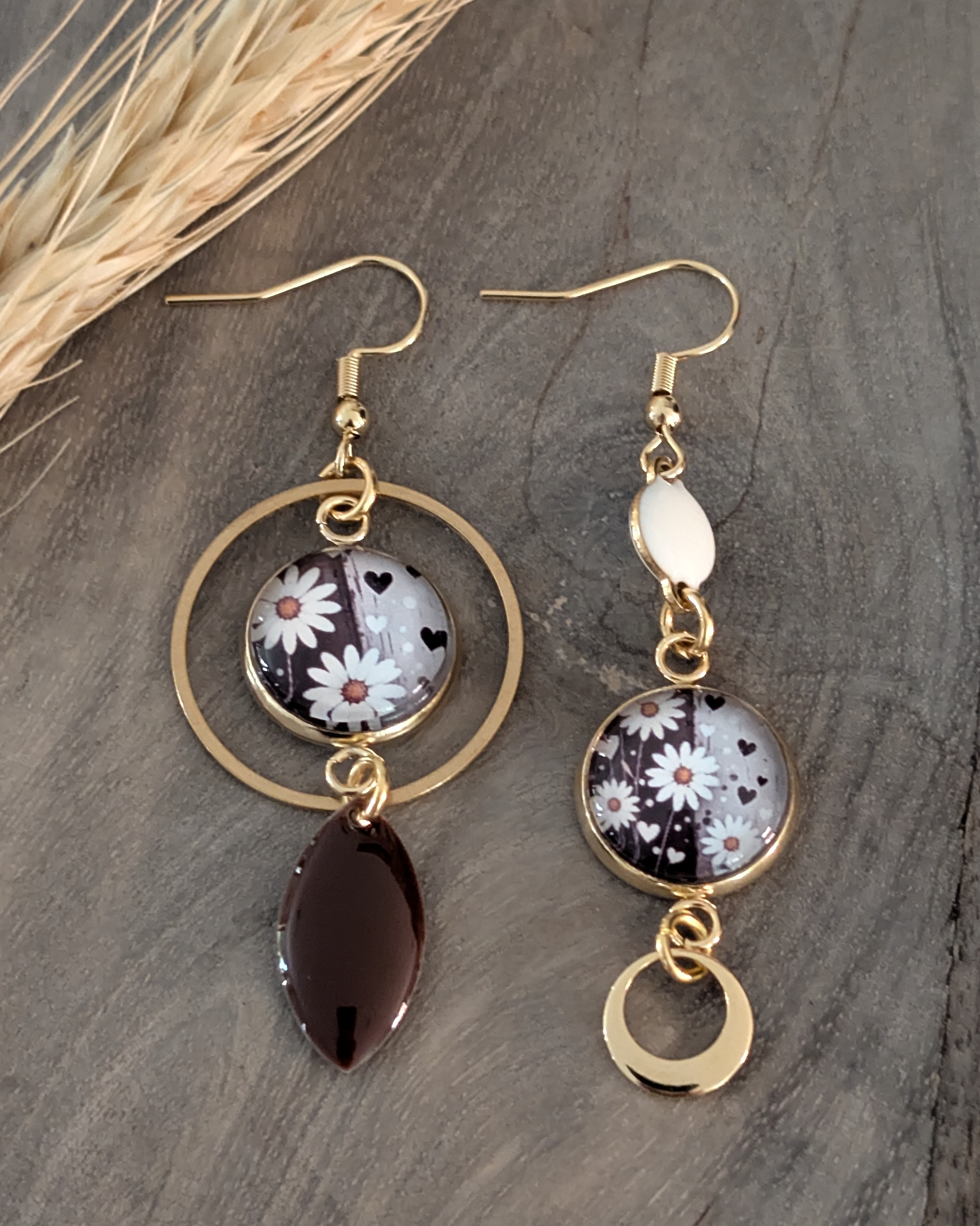 Manaolys Facebook ad: Des bijoux artisanaux uniques pour révéler votre…