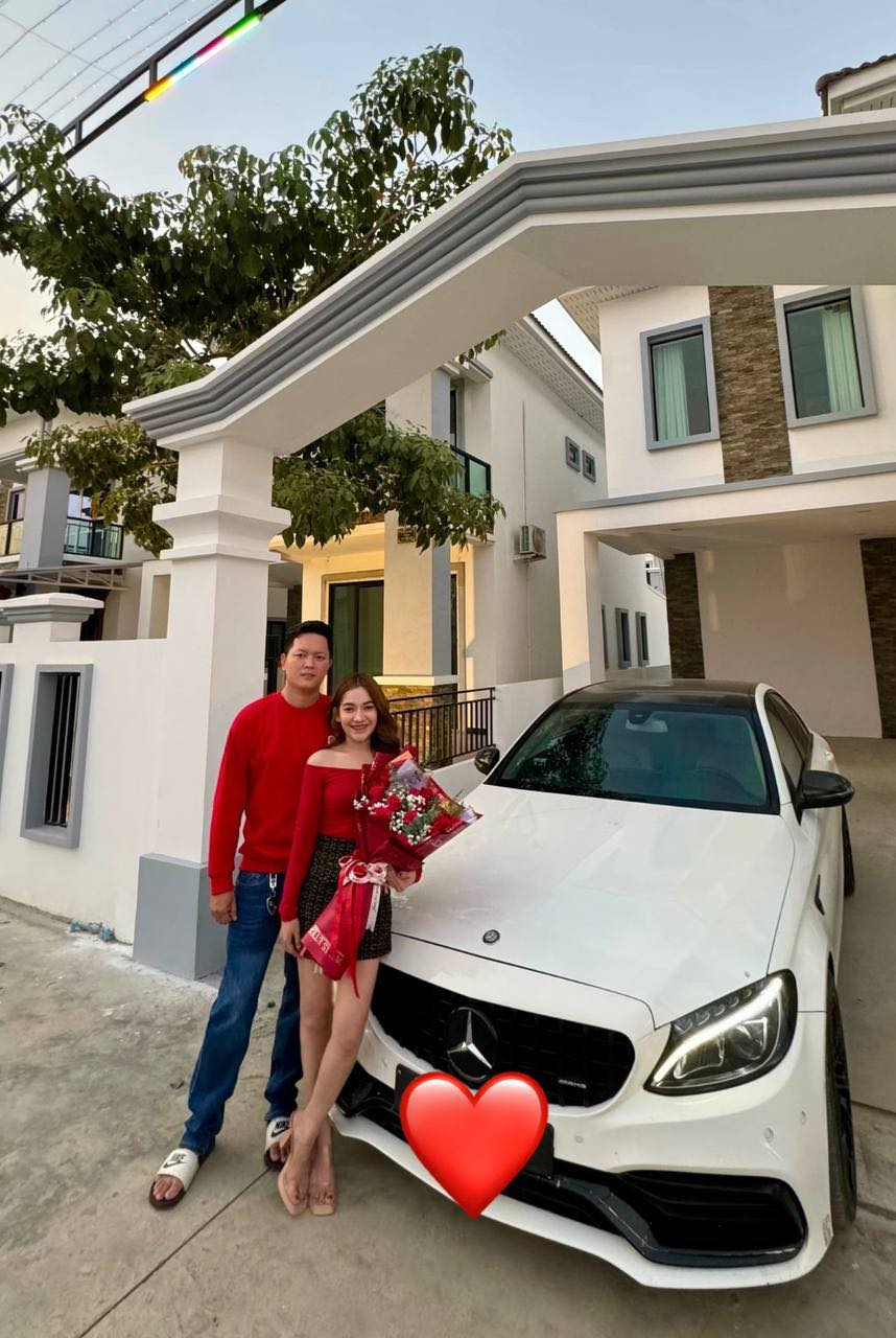 Sovannary Villas Facebook ad: រីករាយថ្ងៃបុណ្យនៃសេចក្តីស្រលាញ់…