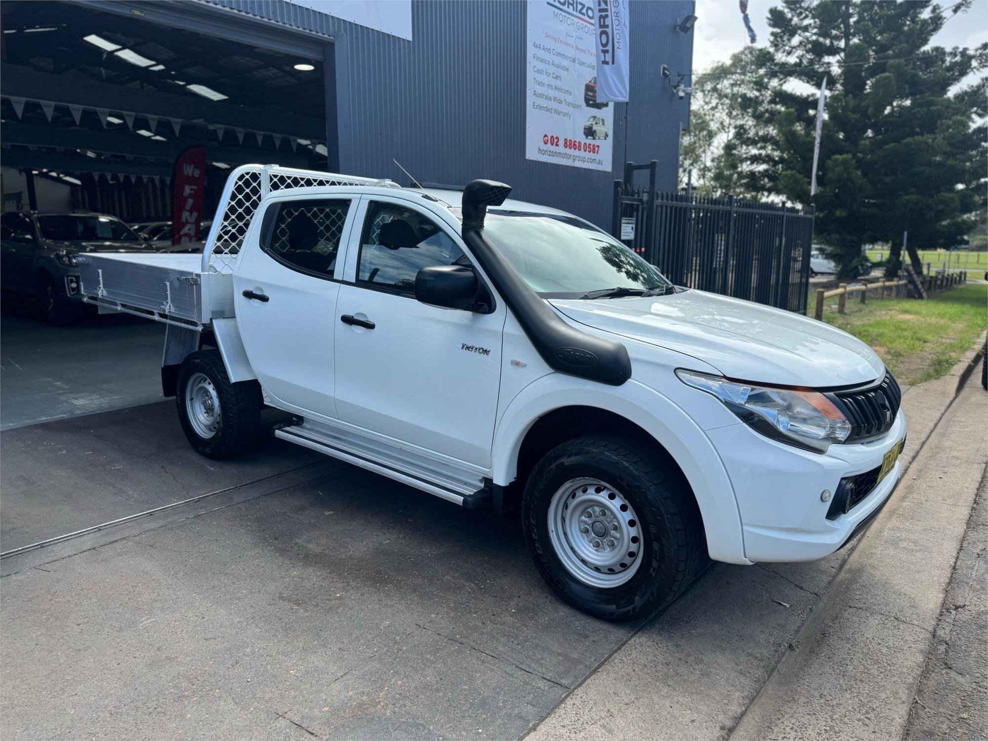 Saree Ya Facebook ad: 2017 Mitsubishi triton glx 4x4
