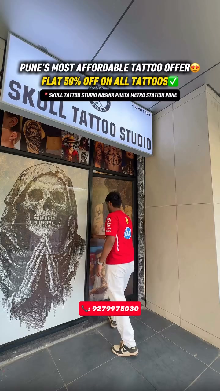 Skulltattoostudiopune Facebook ad: Chat with us