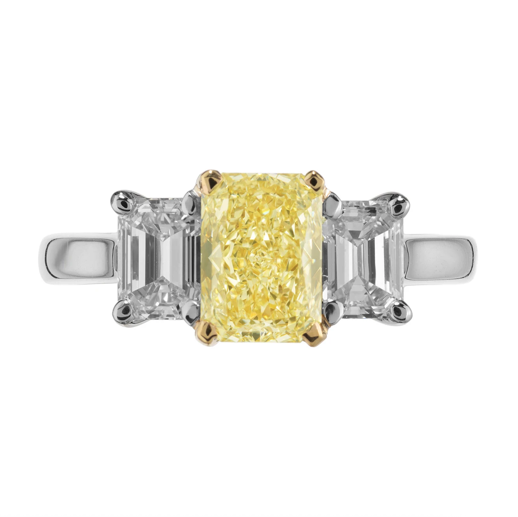 Peter Suchy Jewelers Facebook ad: Stand out from the crowd.