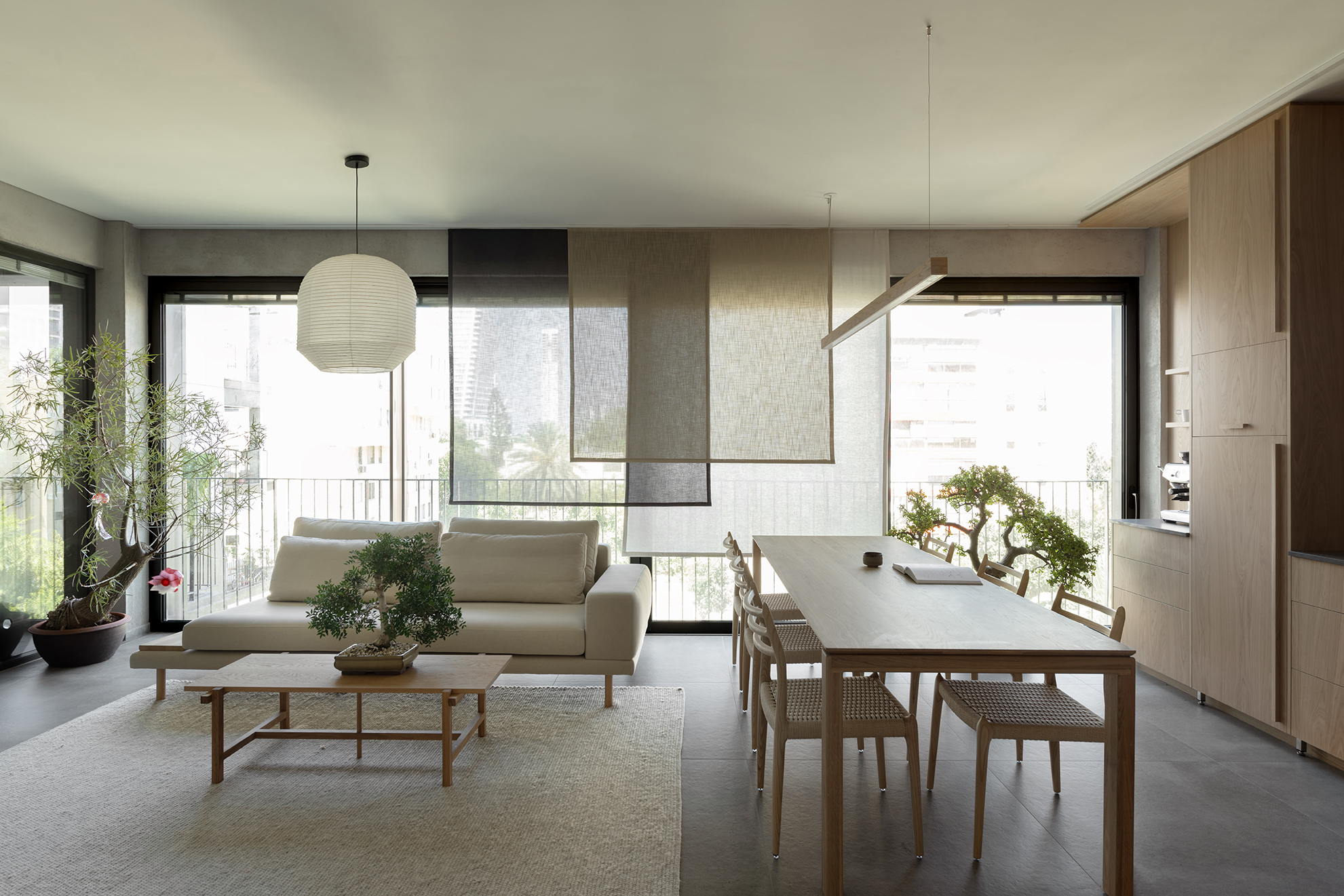 Ofry Yarom - Japanese Interior Designer Facebook ad: רוצים להפוך את הבית שלכם לפינה רגועה ושלווה…