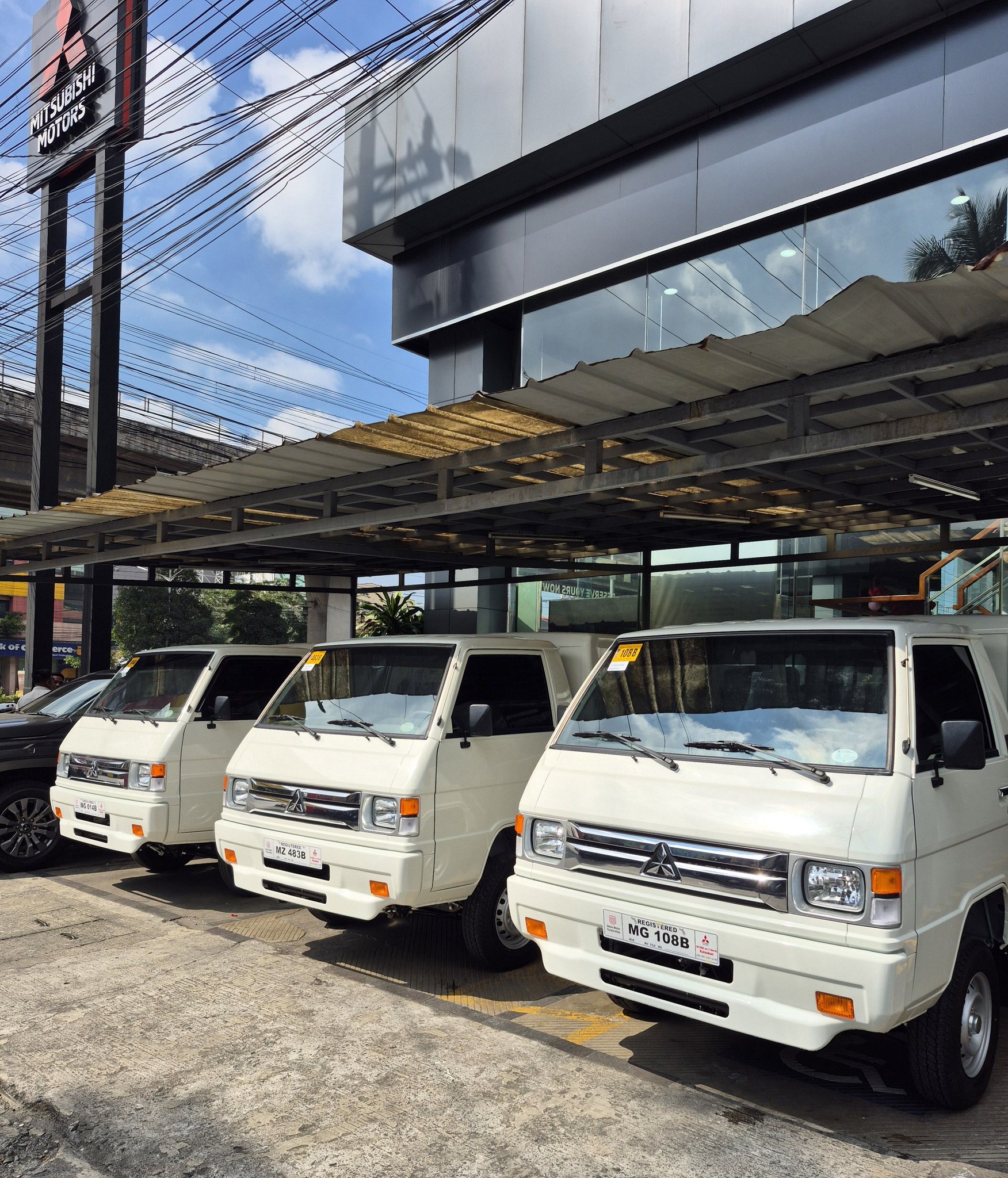 Ramil Fuentes - Carplan Auto Mitsubishi Caloocan Facebook ad: Mitsubishi L300 FB Body Dual AC 2026
