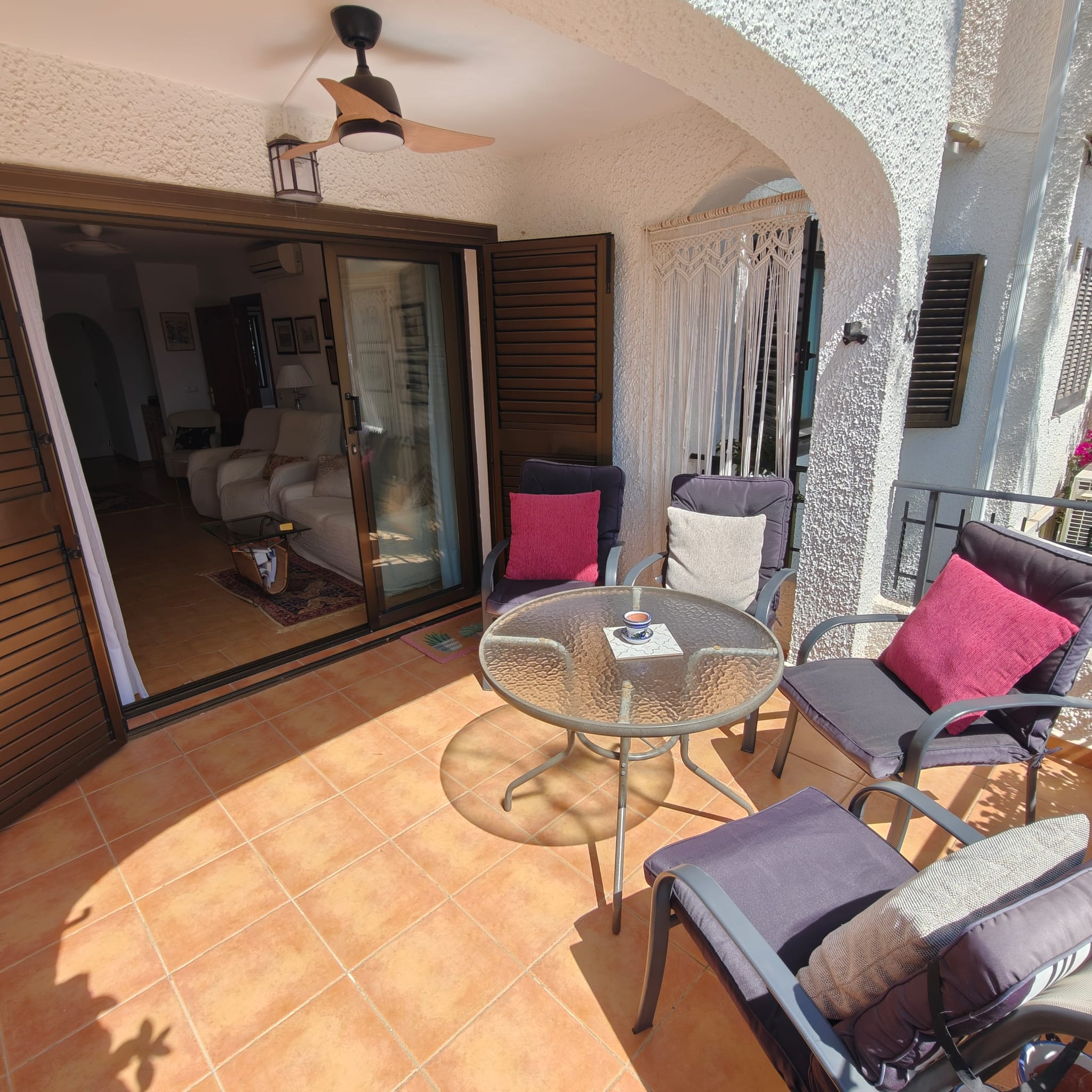 Karma homes Facebook ad: Se vende un precioso apartamento en un maravilloso…