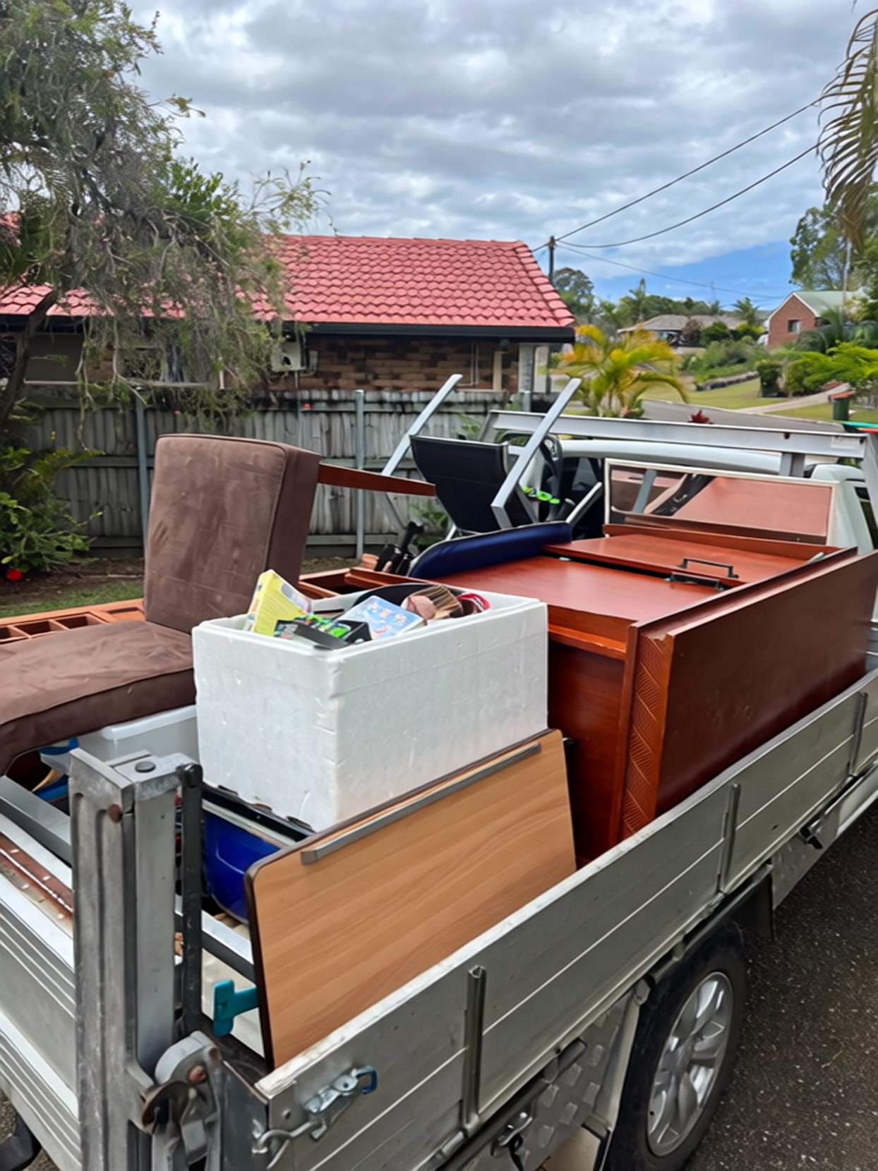 Pickup Pals Facebook ad: $20 Off Junk Removal