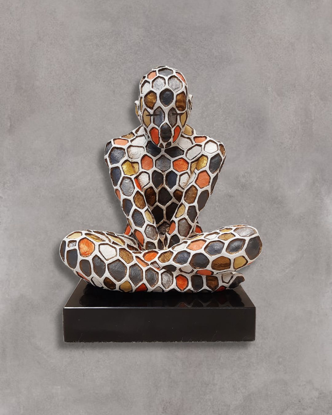 Omnia ArtSpace Facebook ad: Works of art, luxury objects and collectible pieces…
