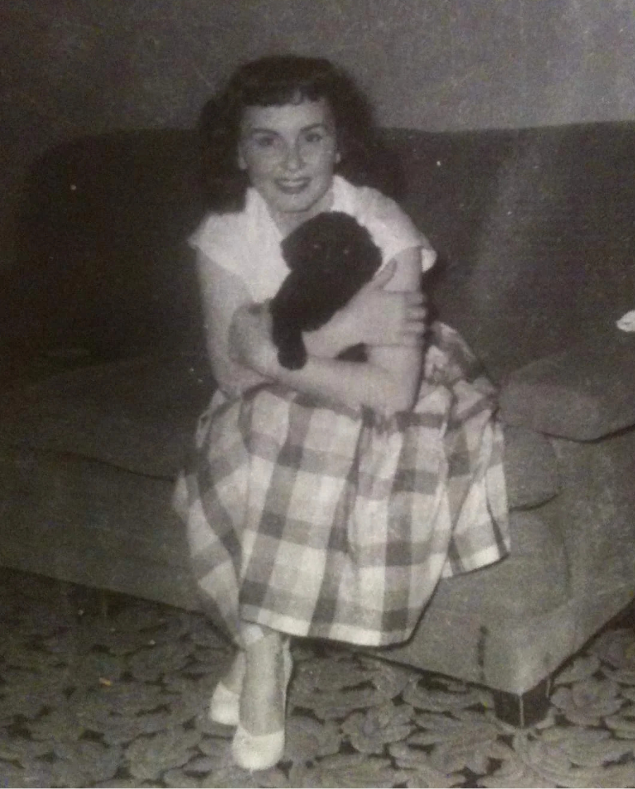 Beatrice Holloway Facebook ad