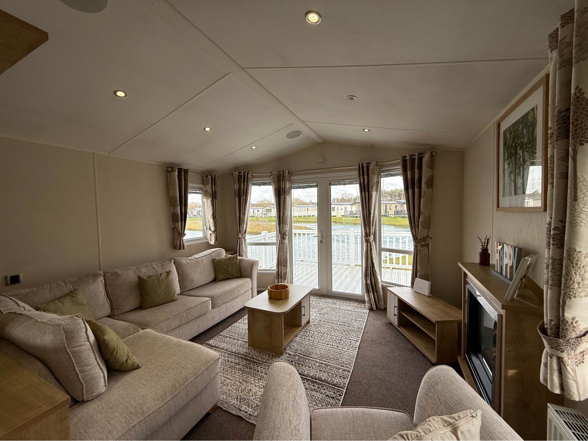 Luke Bennett Facebook ad: Lakeview Static Caravan For Sale - Watermill Leisure Park…