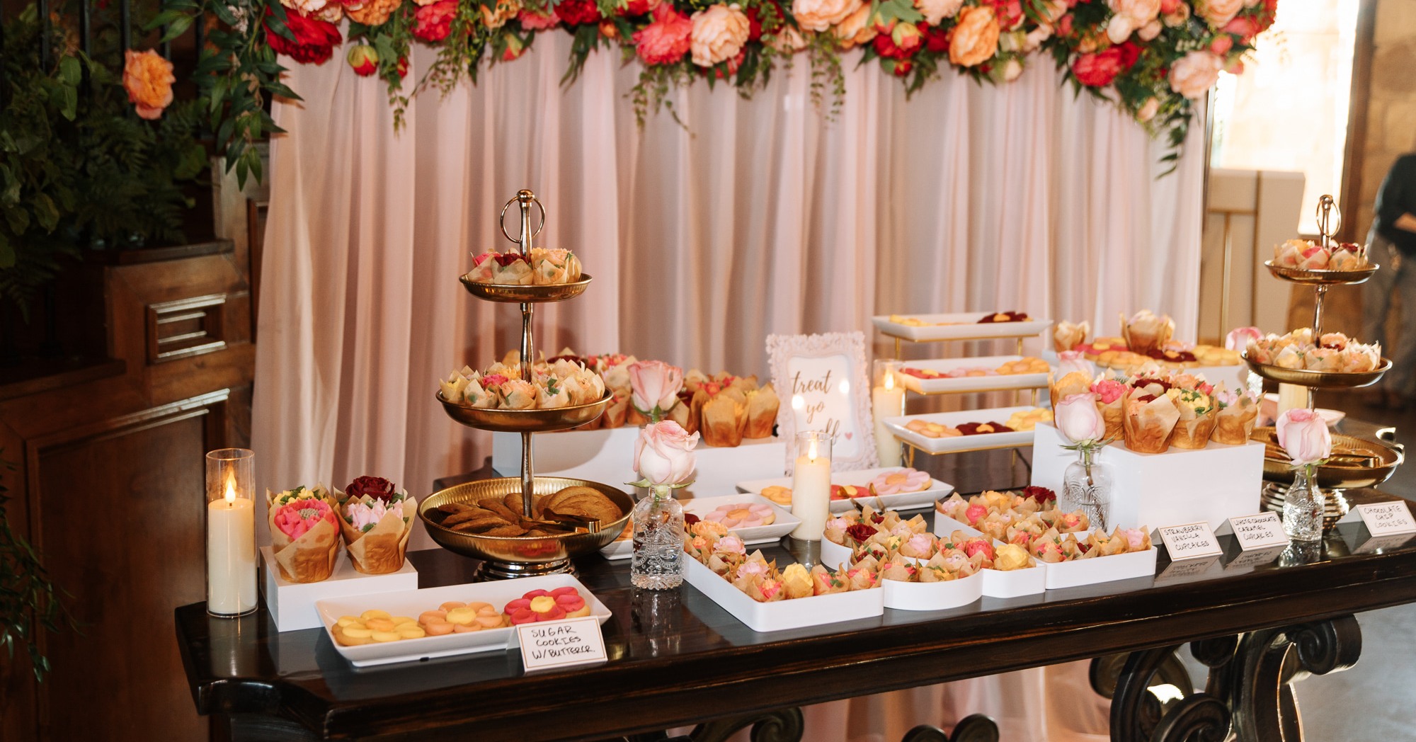 Barnett Sweets Co. Weddings Facebook ad: DFW Bakery | Barnett Sweets & Co.