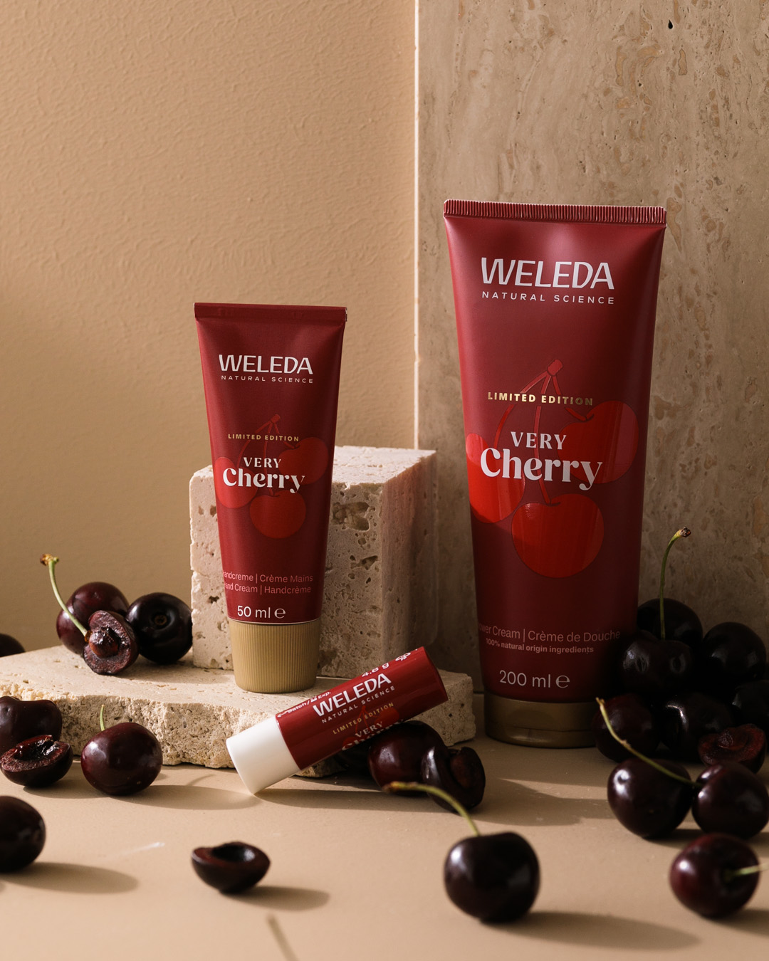 Weleda Facebook ad: 【冬を甘く彩る限定の香り《ベリーチェリー》新登場】