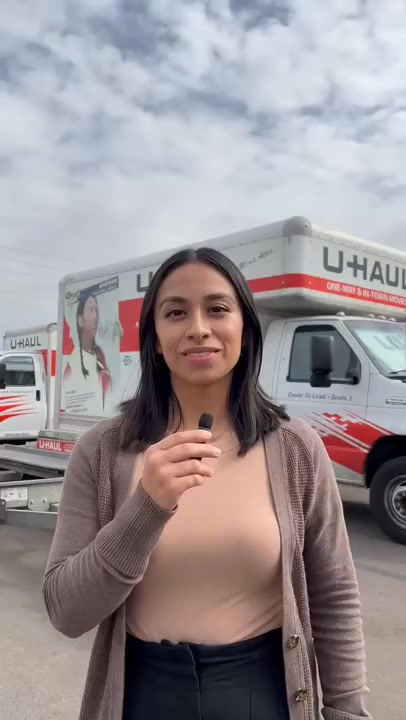 U-Haul Facebook ad: Customize Your Move
