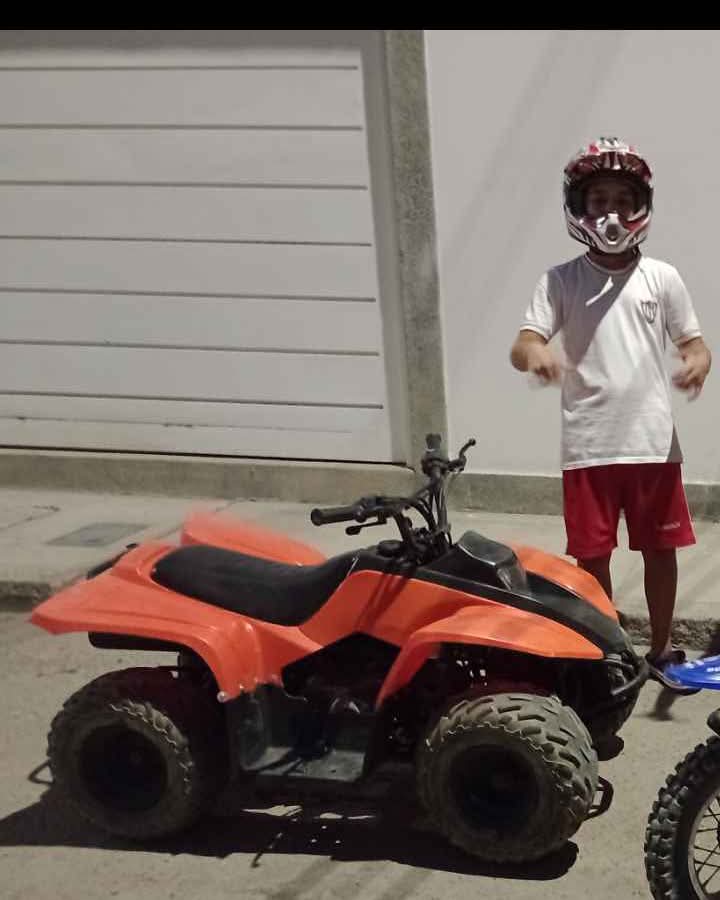 Cesar Burga Cuglievan Facebook ad: Vendo cuatrimoto 70cc