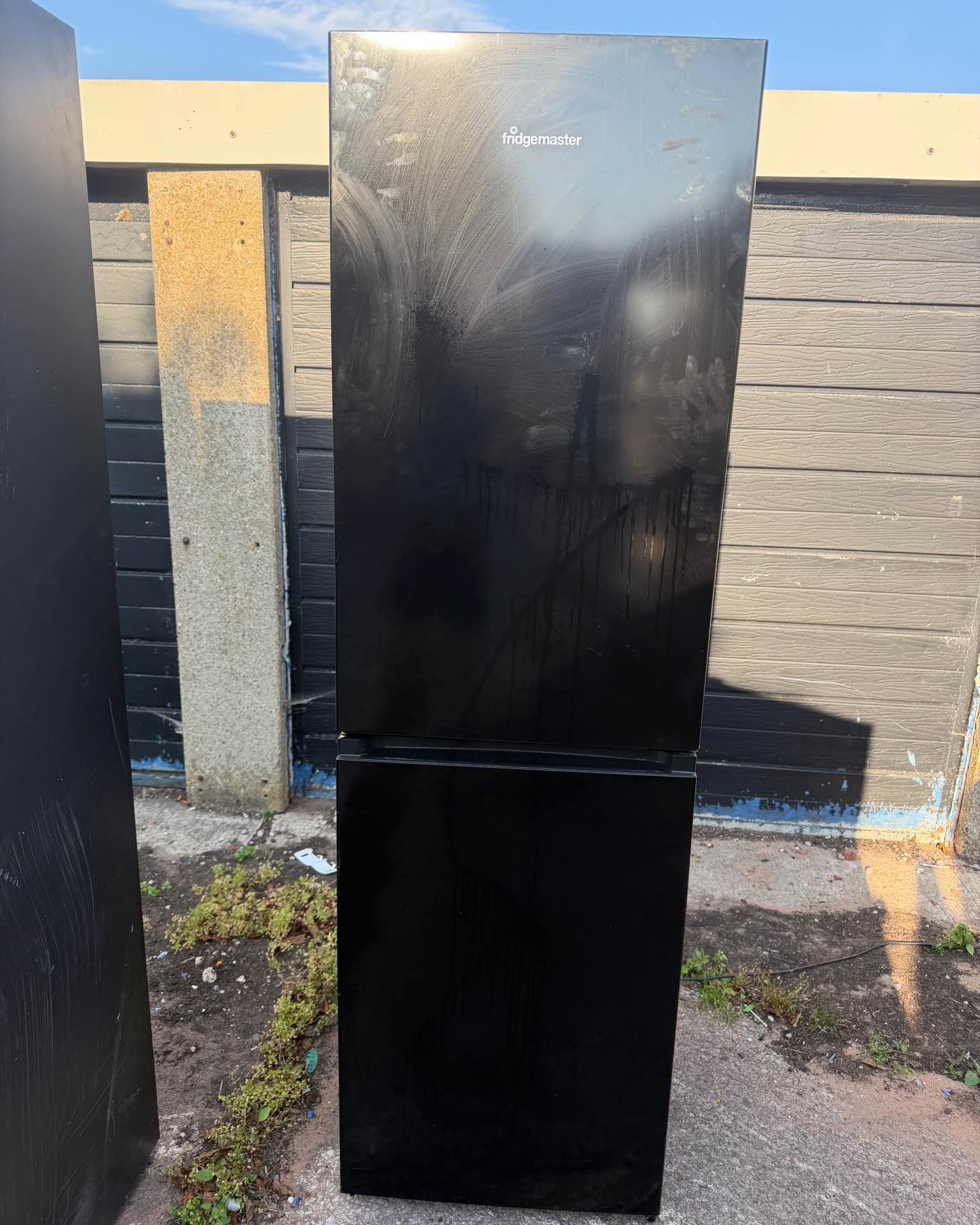 Nicola Jones Facebook ad: FRIDGEMASTER fridge freezer ‘delivery available
