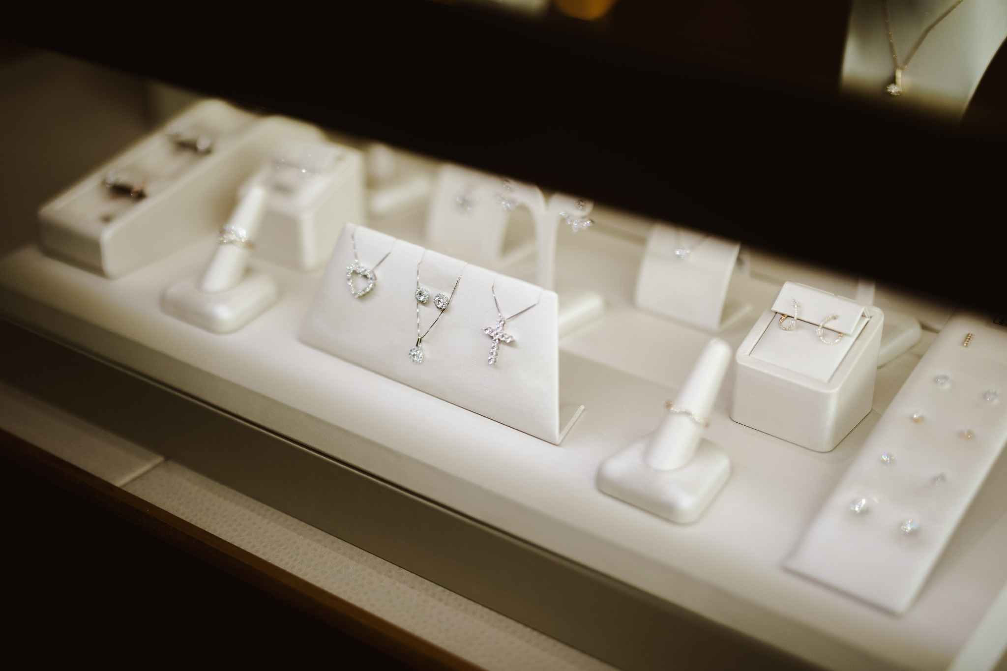 West and Company Diamonds Facebook ad: Unforgettable Jewelry, Personal Service