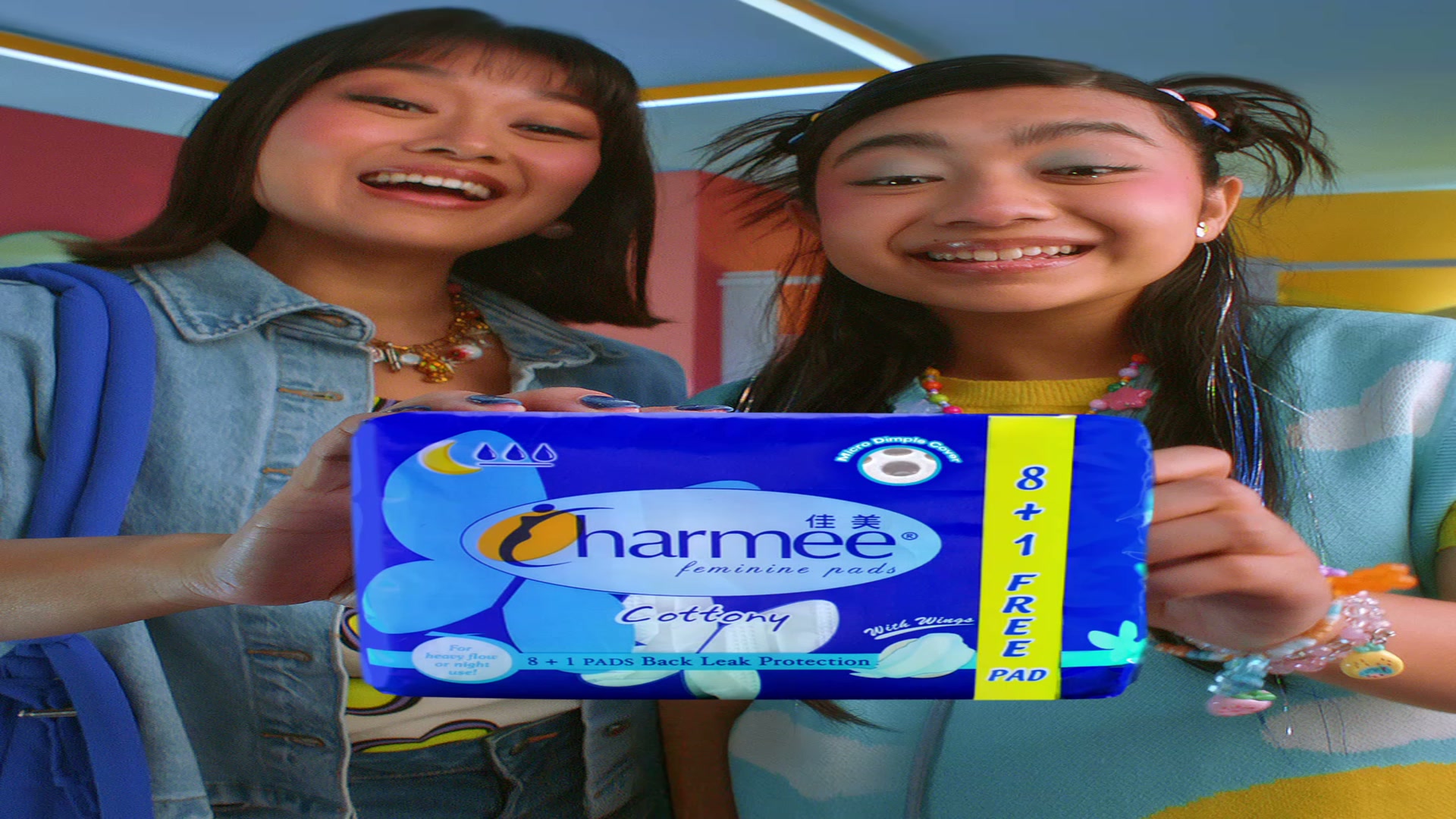 Charmee Feminine Protection Facebook ad: Hey girlie! Heavy flow day ruining the vibes?