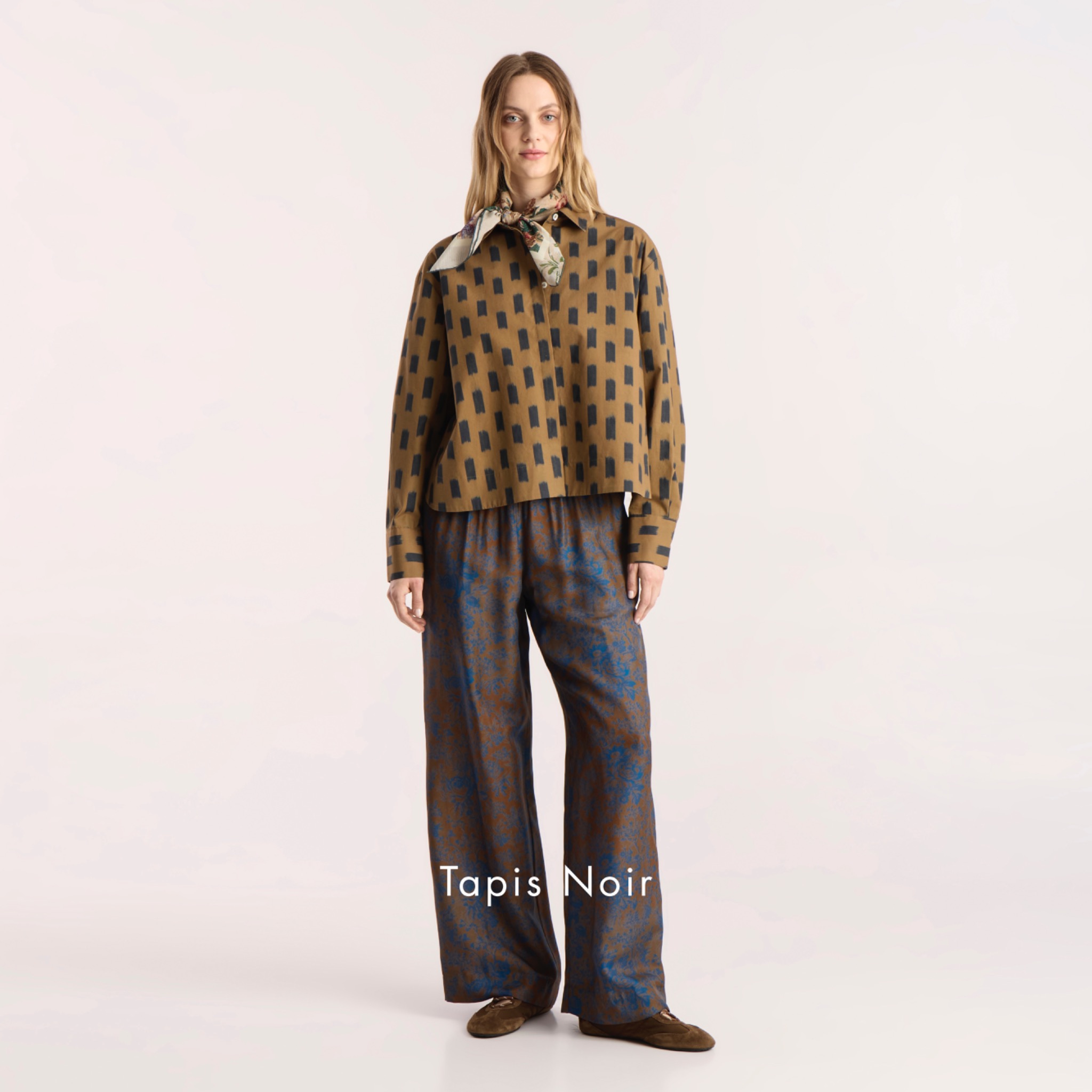 Tapis Noir Facebook ad: Explore the autumn collection