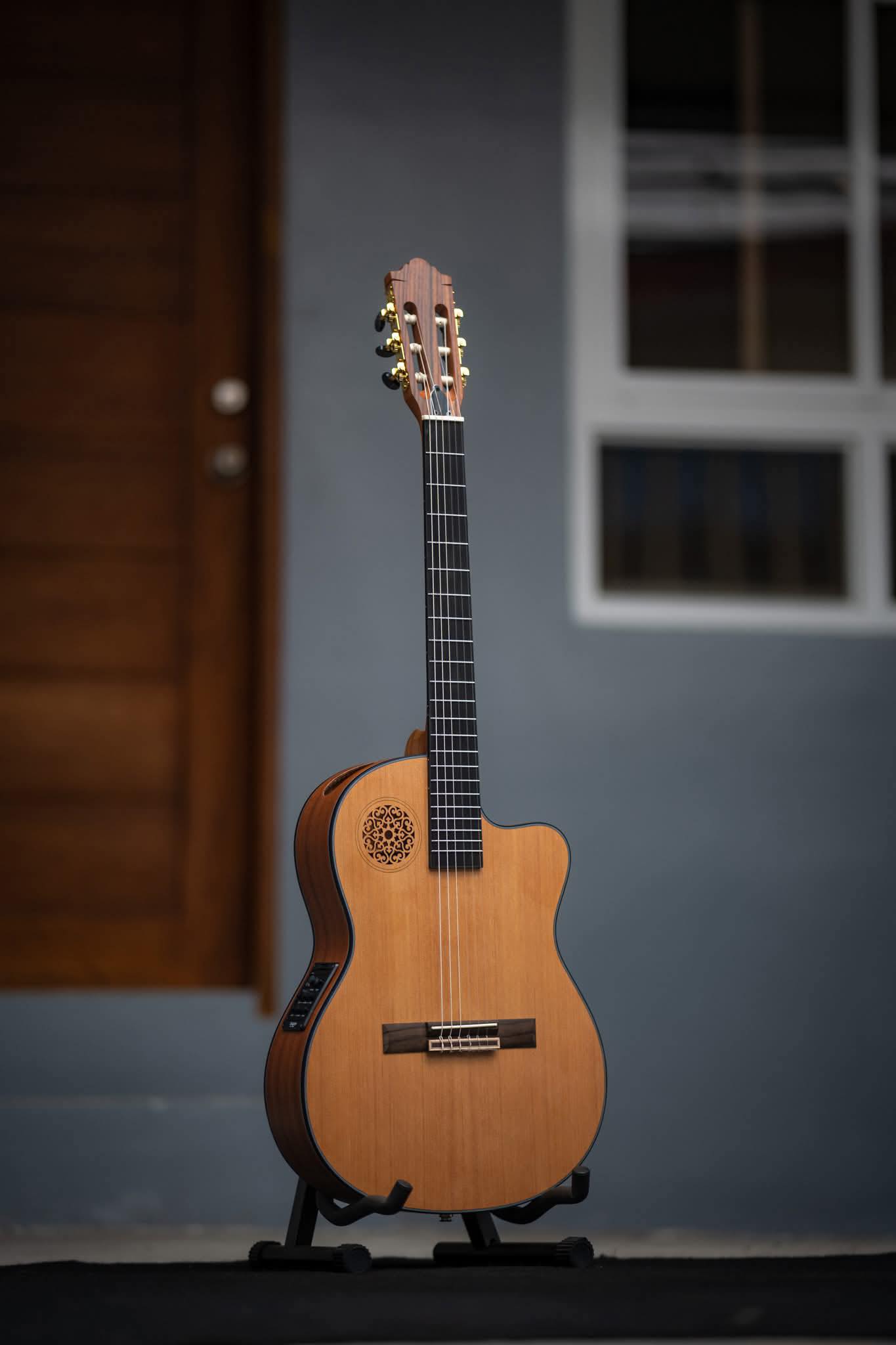 SQOE Guitars Philippines Facebook ad