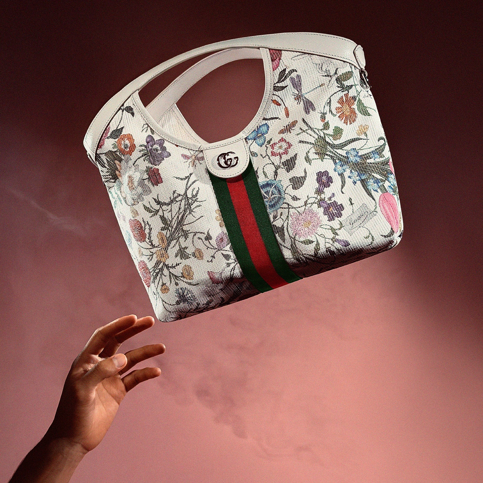 Gucci Facebook ad