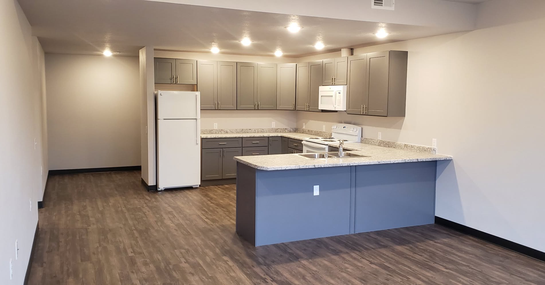 Sam Courchaine Facebook ad: 3 Beds 2 Baths Apartment