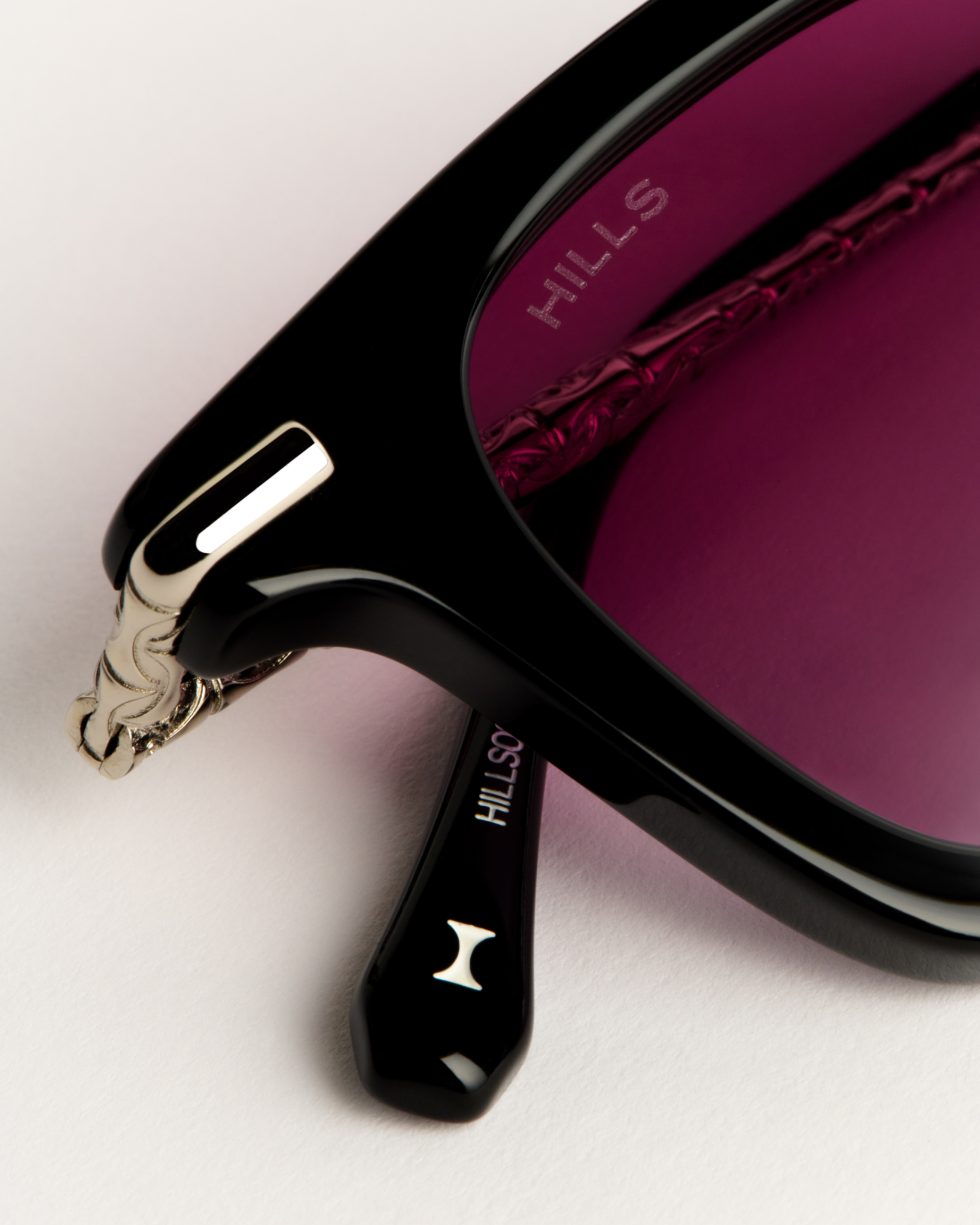 Hills Eyewear - By Iman Gadzhi Facebook ad