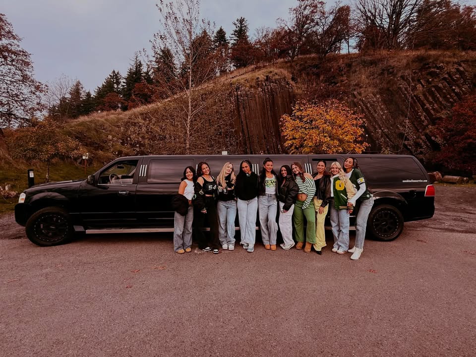 Sunshine Limo Service and Wine Tours - Eugene Facebook ad: Sunshine Limo Service is Oregon’s premier choice for…