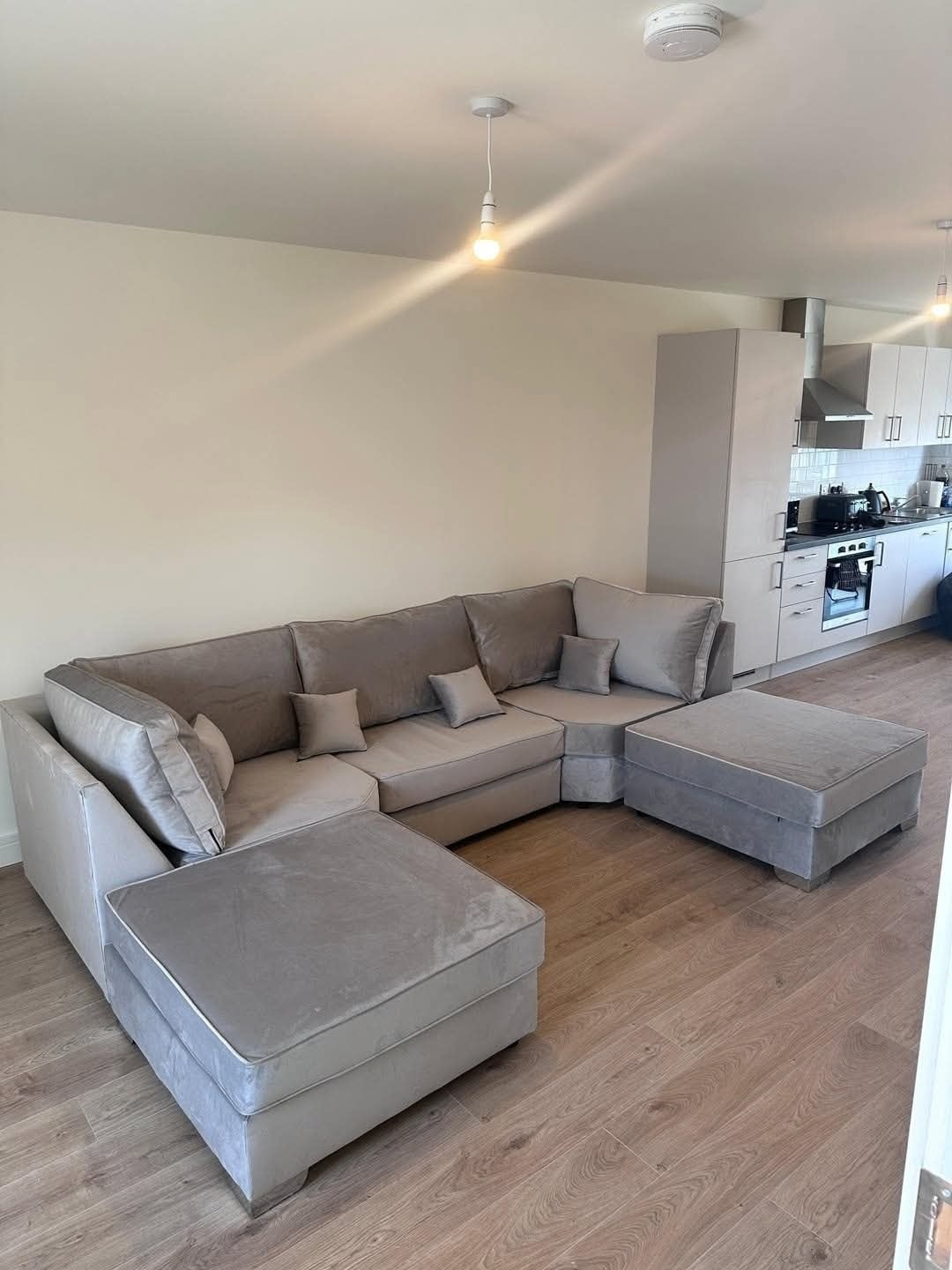 Trendy Sofas Facebook ad: MASSIVE SALES! NOT TO BE MISSED!
