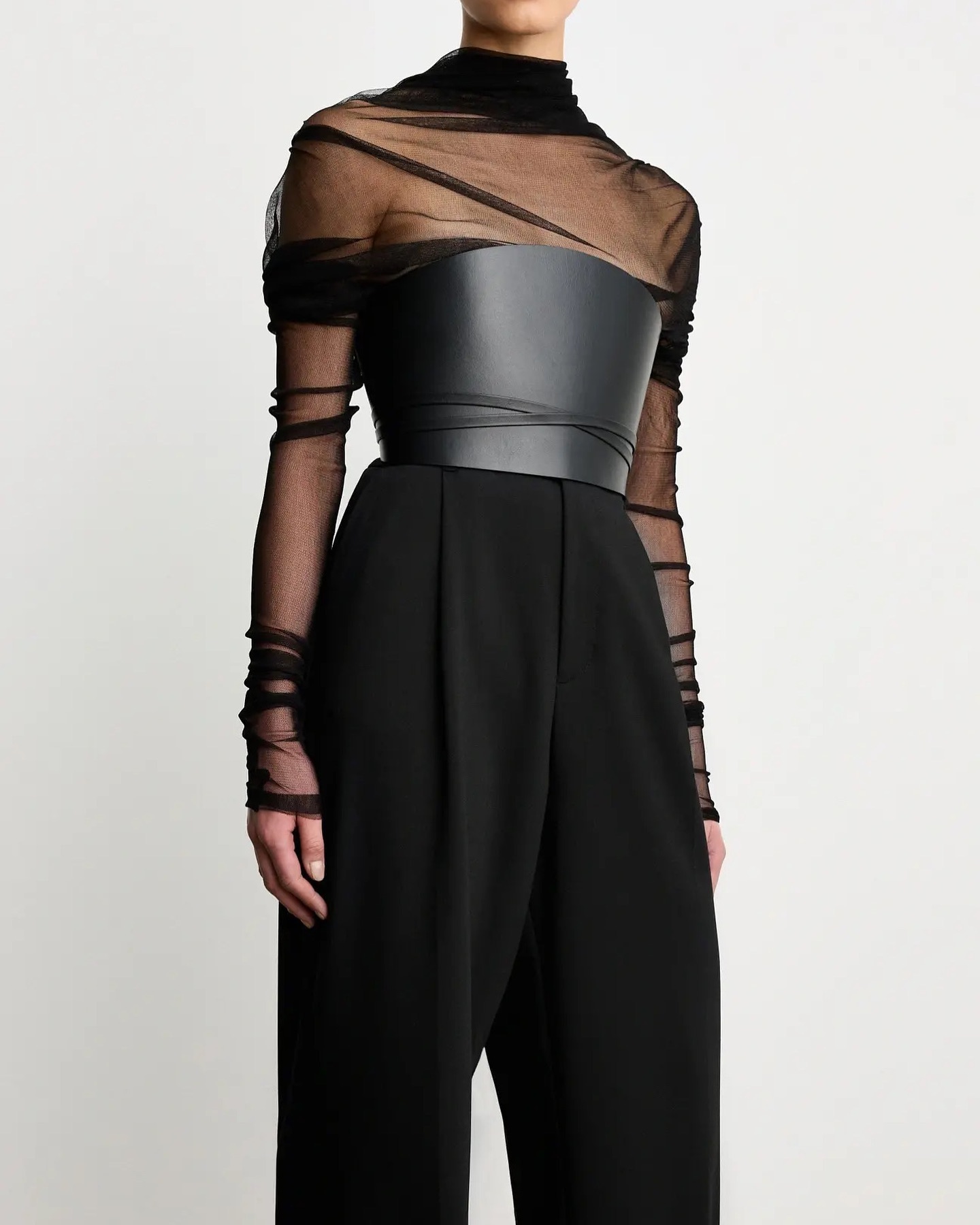 Déhanche Facebook ad: The Undone Corset.
