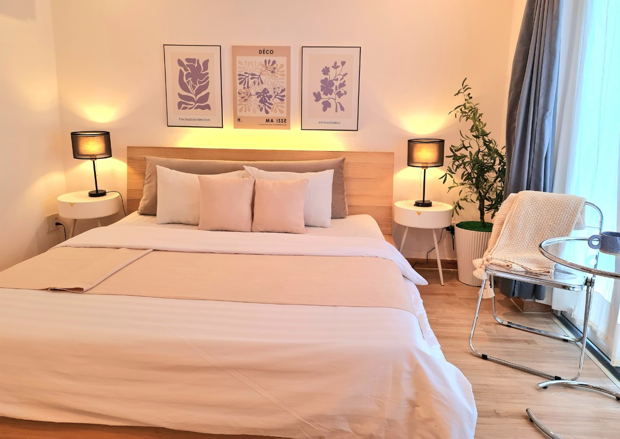 Adachi Hotel Facebook ad: Giá Mới: 180k/Combo 3h