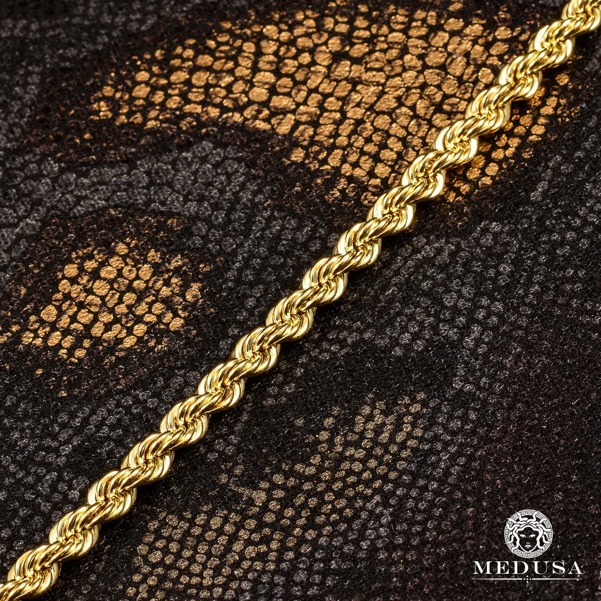 Bijoux Medusa Custom Jewelry Facebook ad