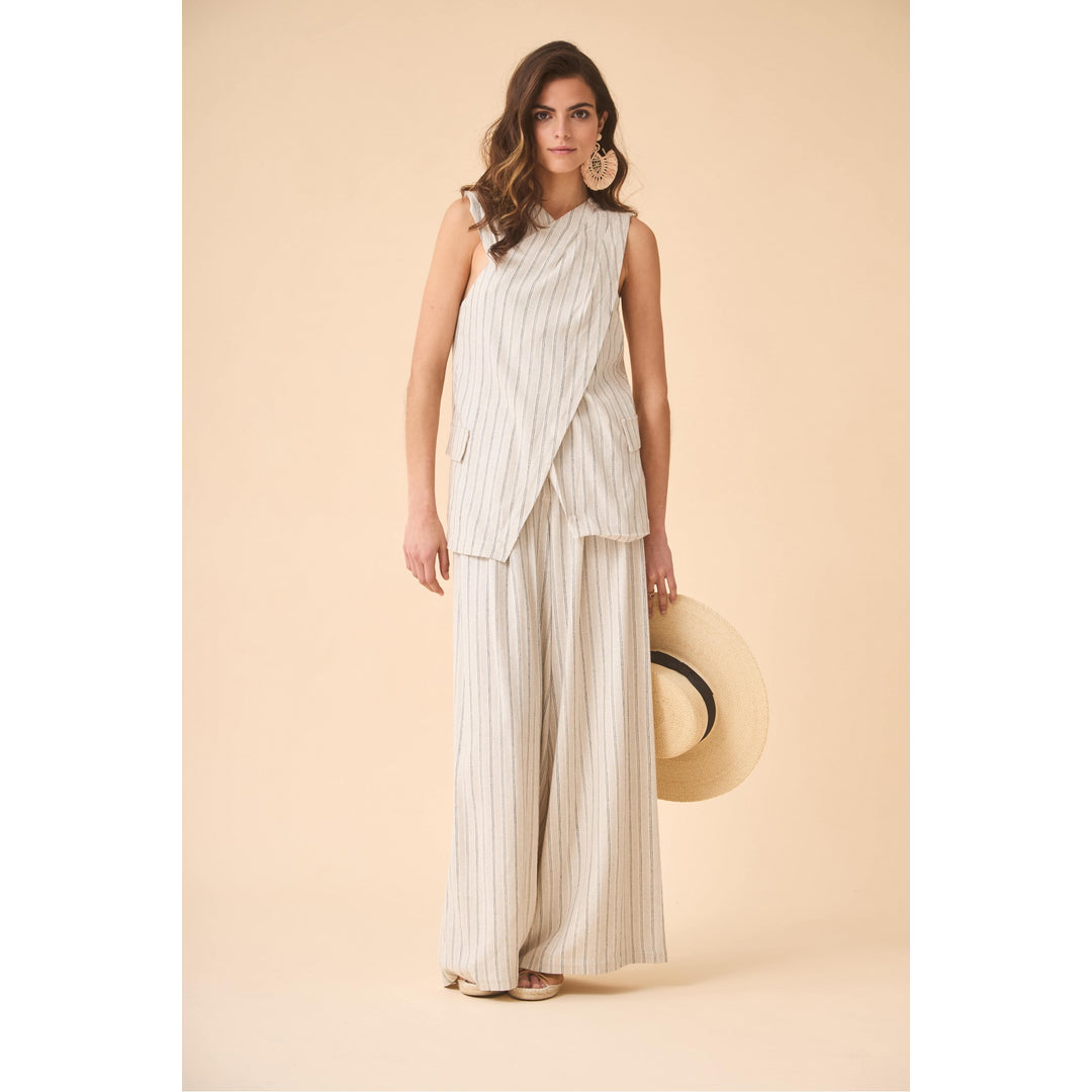 Coosy Facebook ad: Moda española pensada para cada versión de ti.