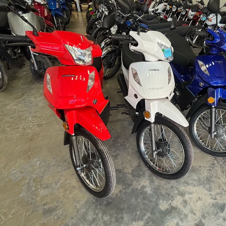 Santecchia motos Facebook ad: Comercio de motos e indumentaria con 35 años…