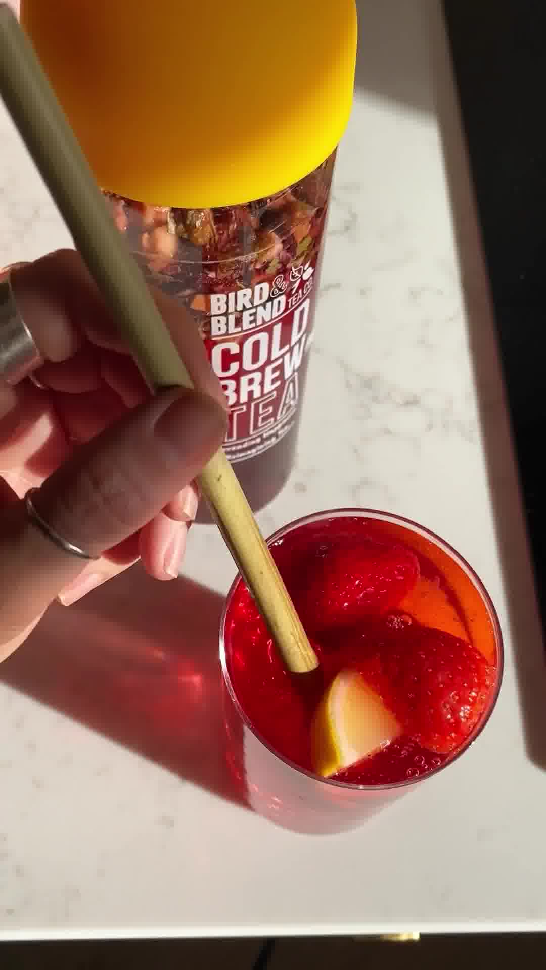 Bird & Blend Tea Co. Facebook ad: Strawberry Lemonade Tea