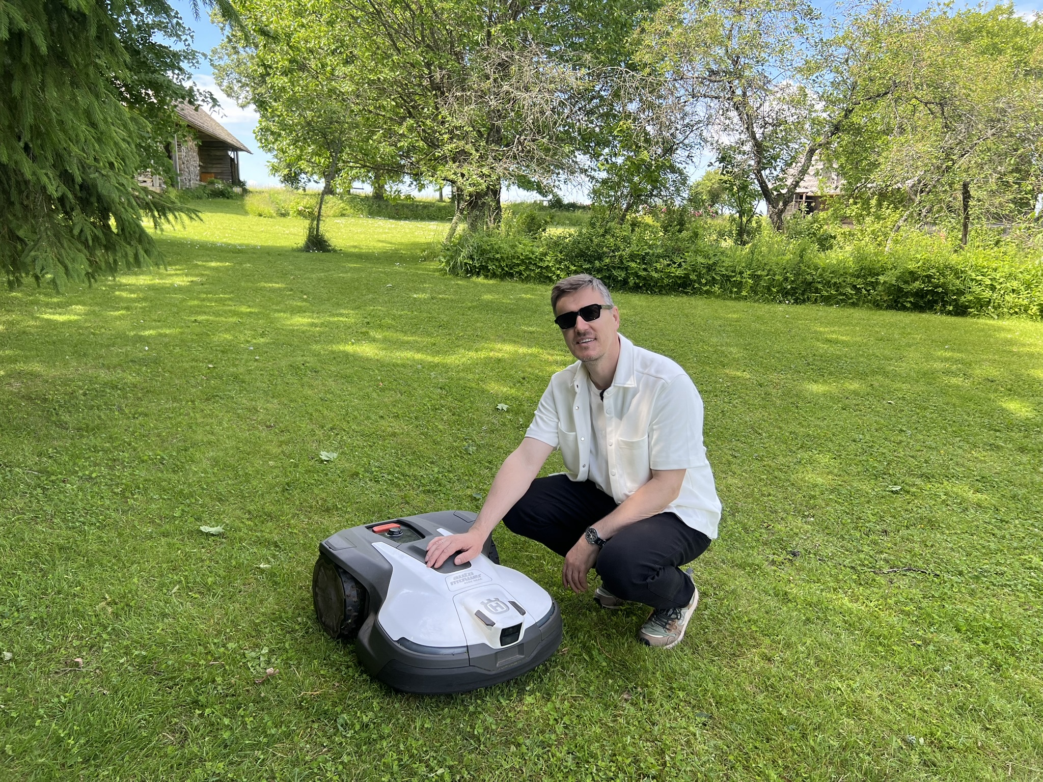 Husqvarna Facebook ad: Māra pieredze ar Automower
