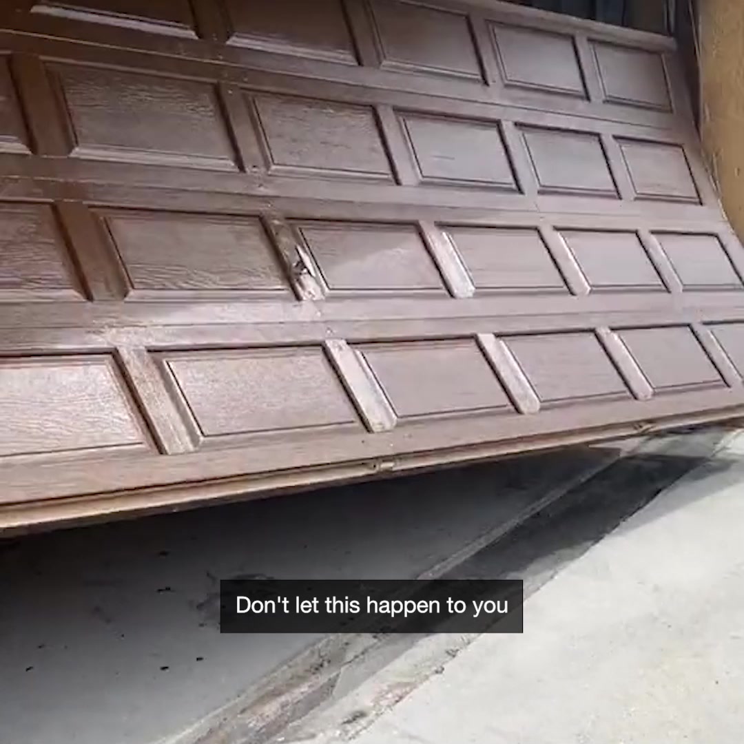 Garage Door Doctor Facebook ad: $29.95 Garage Door Tune Up Special