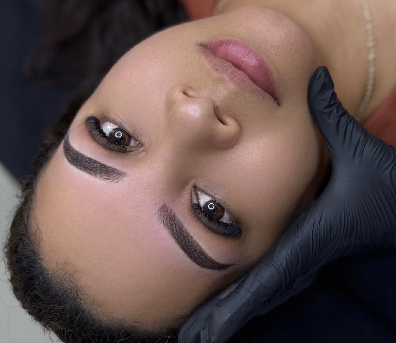 Sama Lashes & Brows Facebook ad: Dale a tus cejas el diseรฑo perfecto conโฆ