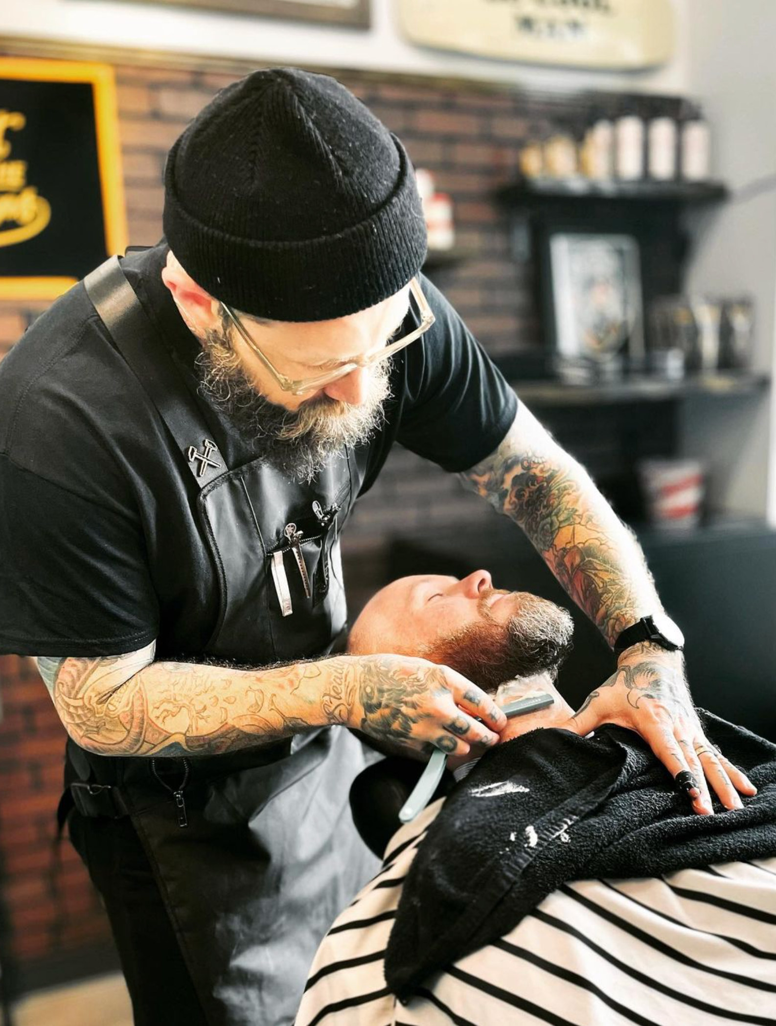 Salons by JC Saint Louis Galleria Facebook ad: Fully-Equipped & Move-in Ready