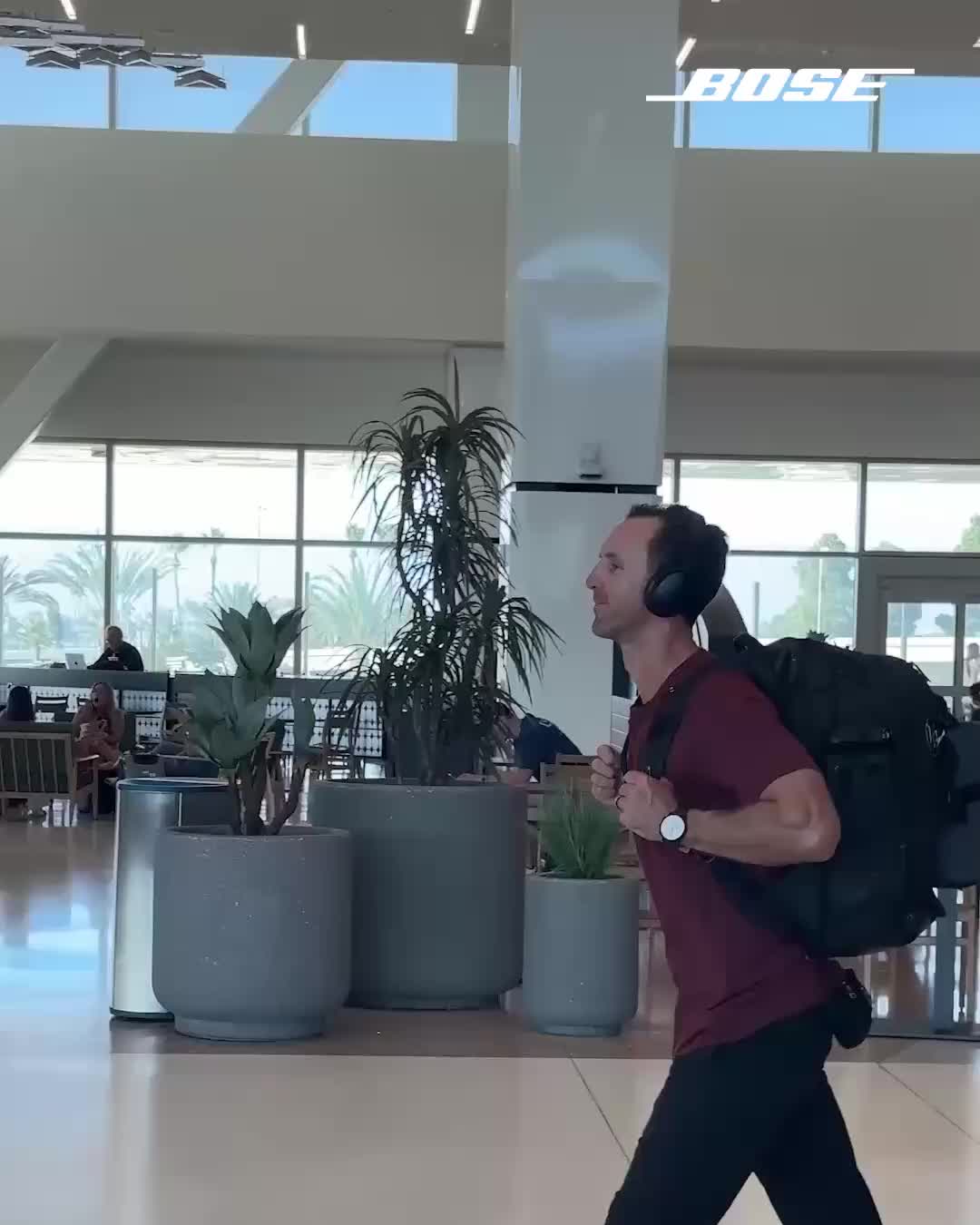 Bose Facebook ad: New QuietComfort Headphones (2nd Gen)