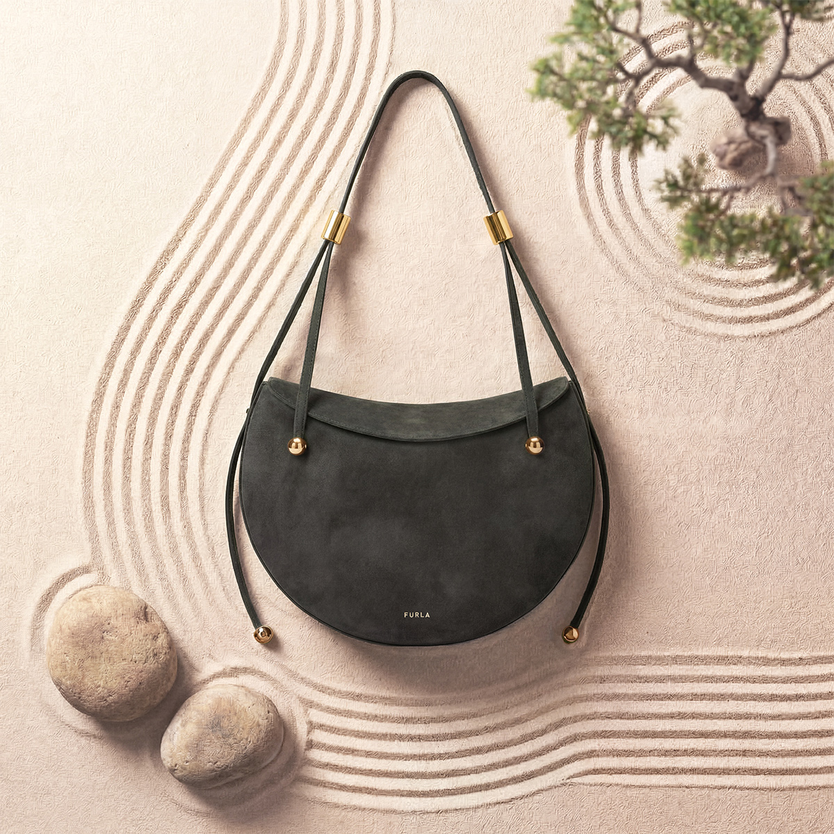 Furla Facebook ad