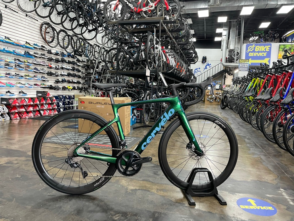 Playtri St. Petersburg Facebook ad: Cervelo Caledonia-5 Disc Ultegra Di2 11 Speed with Zipp 303S