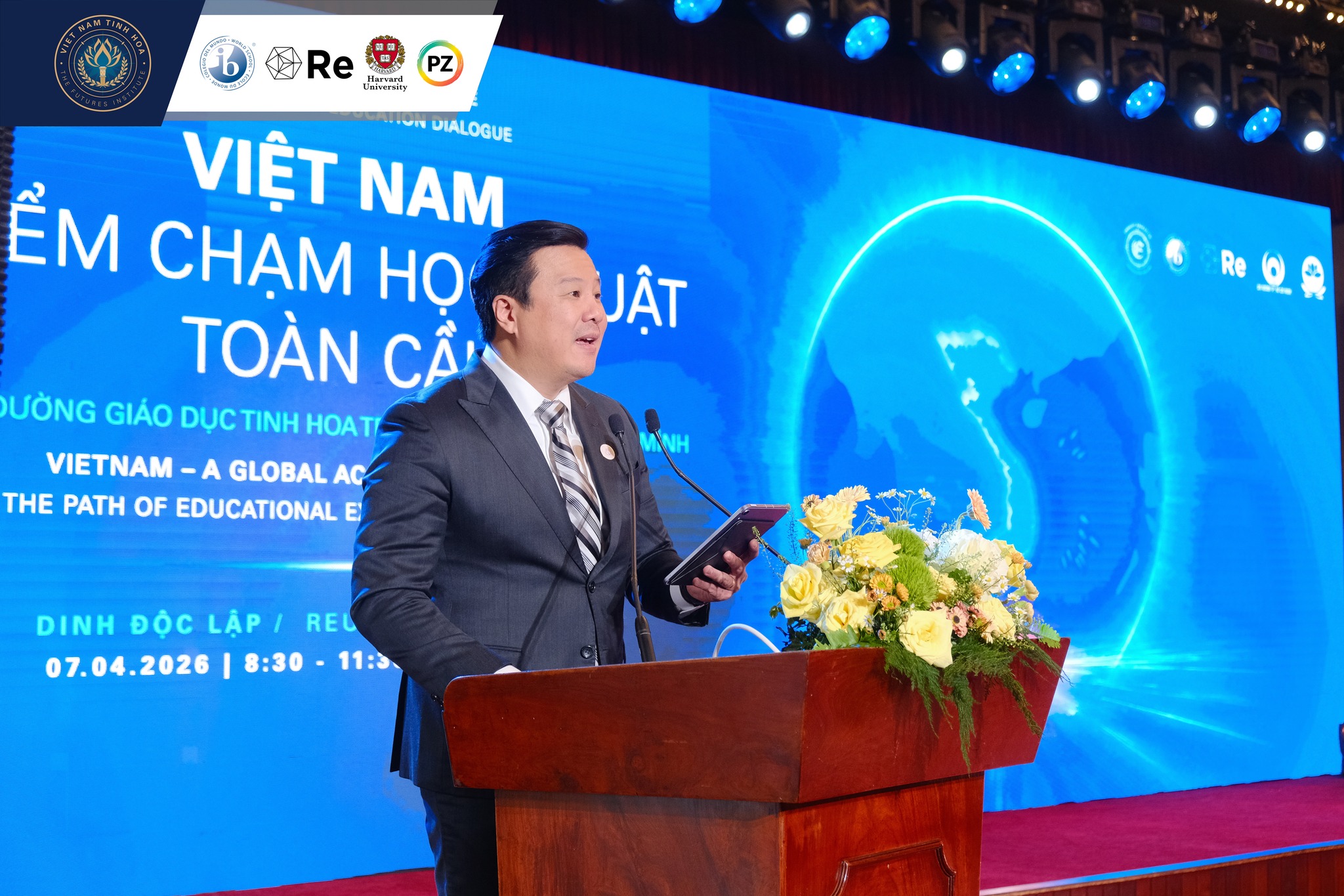 Viet Nam Tinh Hoa - The Futures Institute Facebook ad: 𝐕𝐈𝐄𝐓 𝐍𝐀𝐌, 𝐀 𝐆𝐋𝐎𝐁𝐀𝐋 𝐀𝐂𝐀𝐃𝐄𝐌𝐈𝐂…