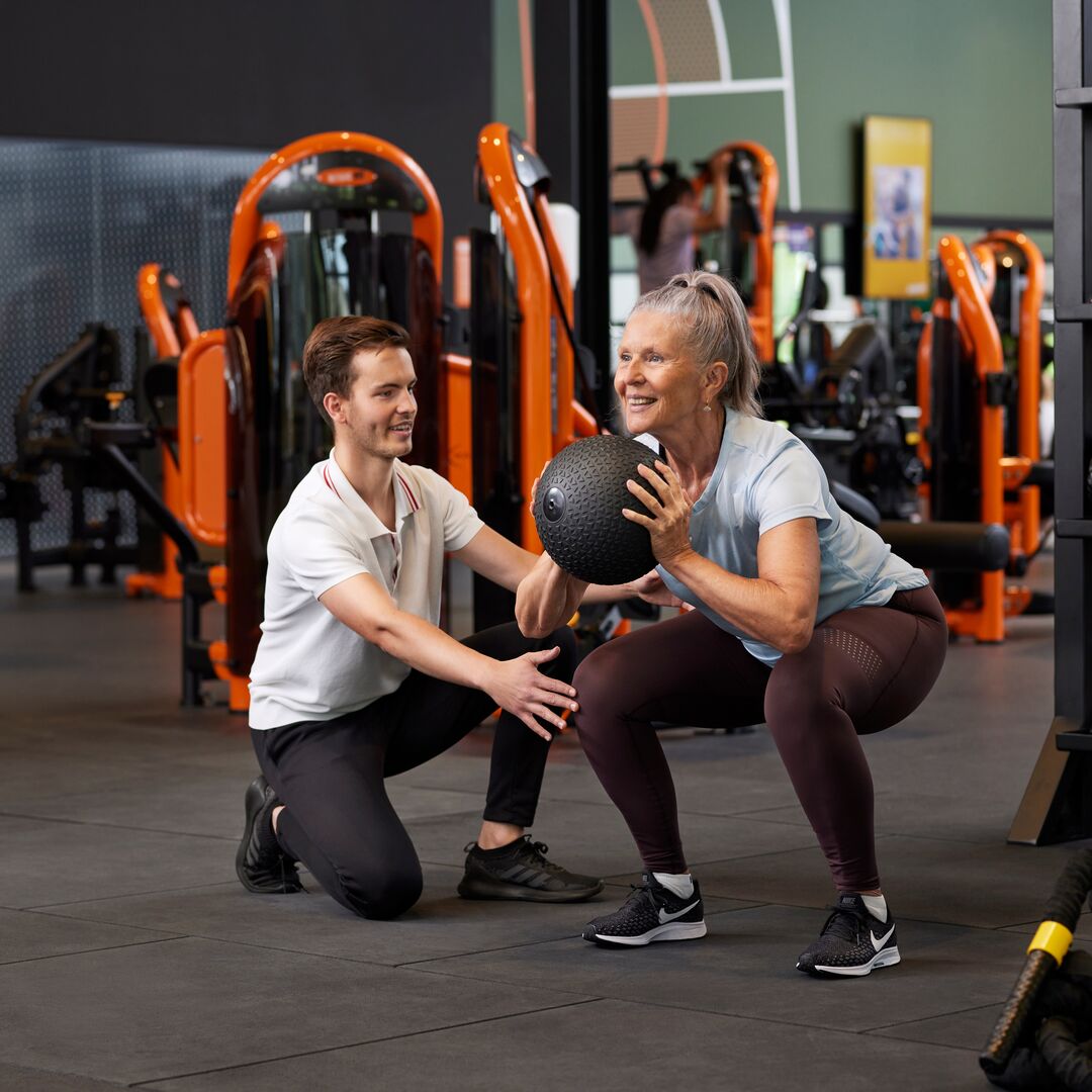 Basic-Fit Facebook ad: -Denk even aan helemaal niets en focus je…