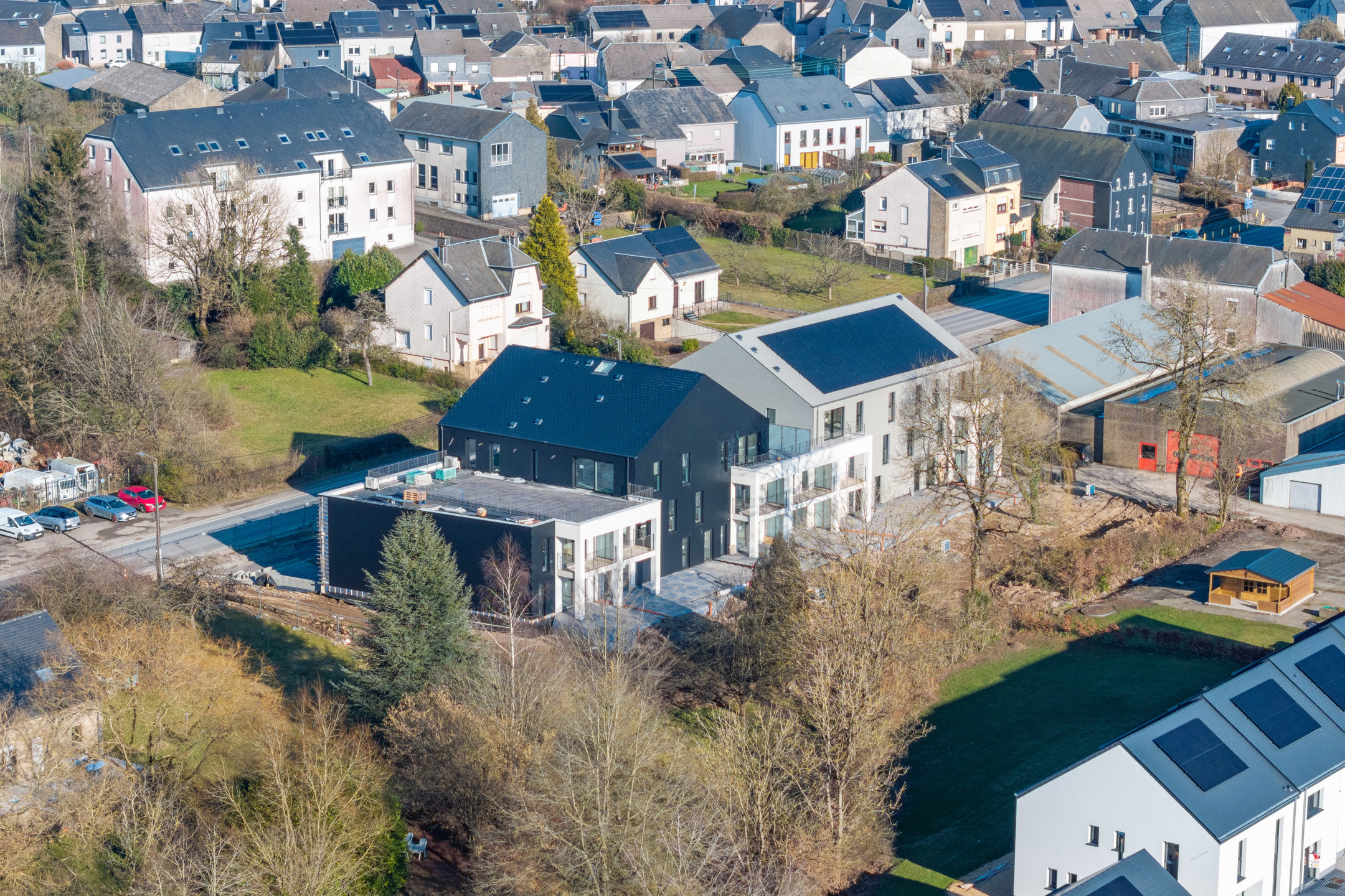 Honesty - Agence Immobilière Facebook ad: Découvrez nos biens à vendre ou à louer.