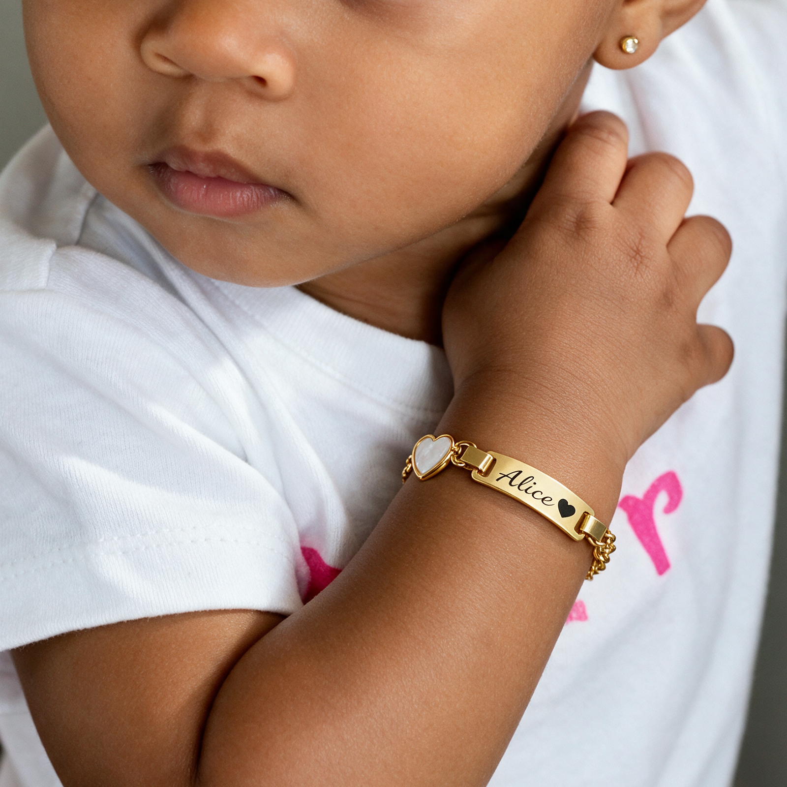 Instgifts Facebook ad: Personalized Baby Name Bracelet Gift