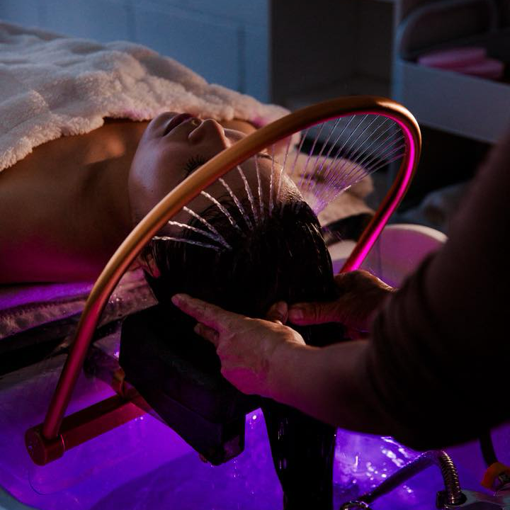 Amelia Massage & Head Spa Facebook ad: Chat on Messenger