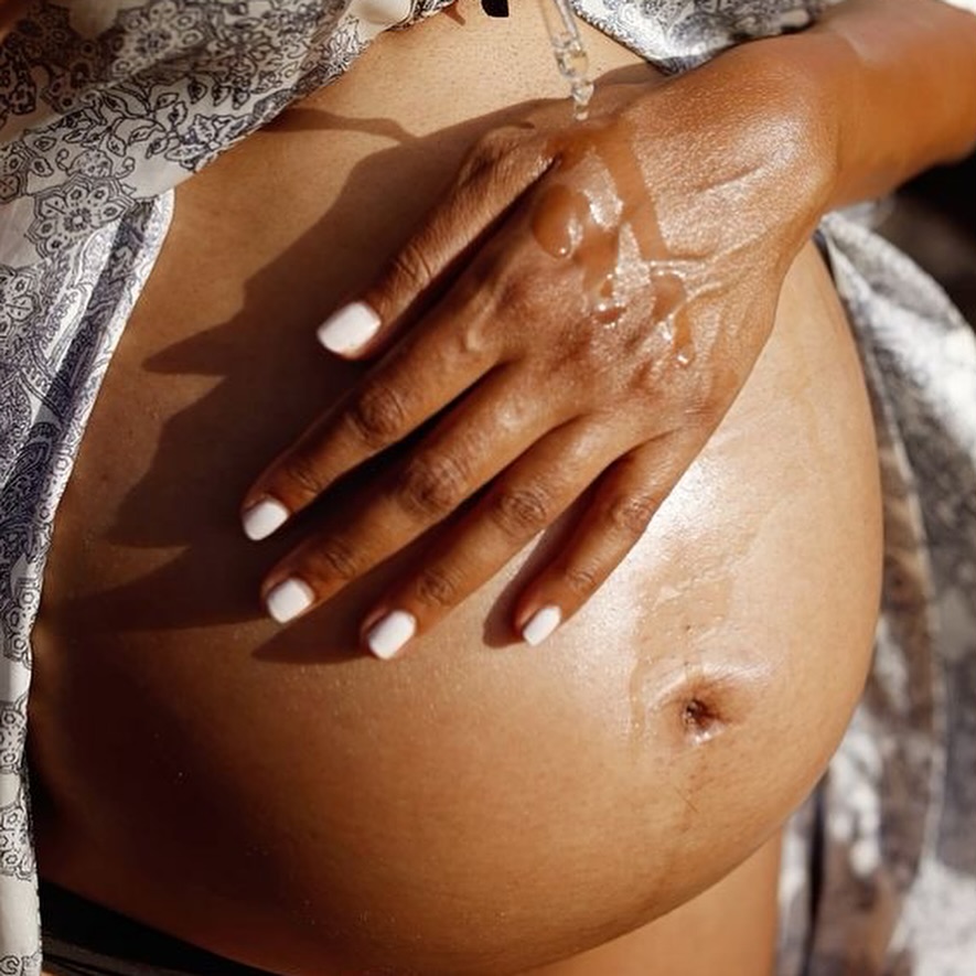 Bee Organicx Facebook ad: Pregnancy glow from bump to Out of theβ¦