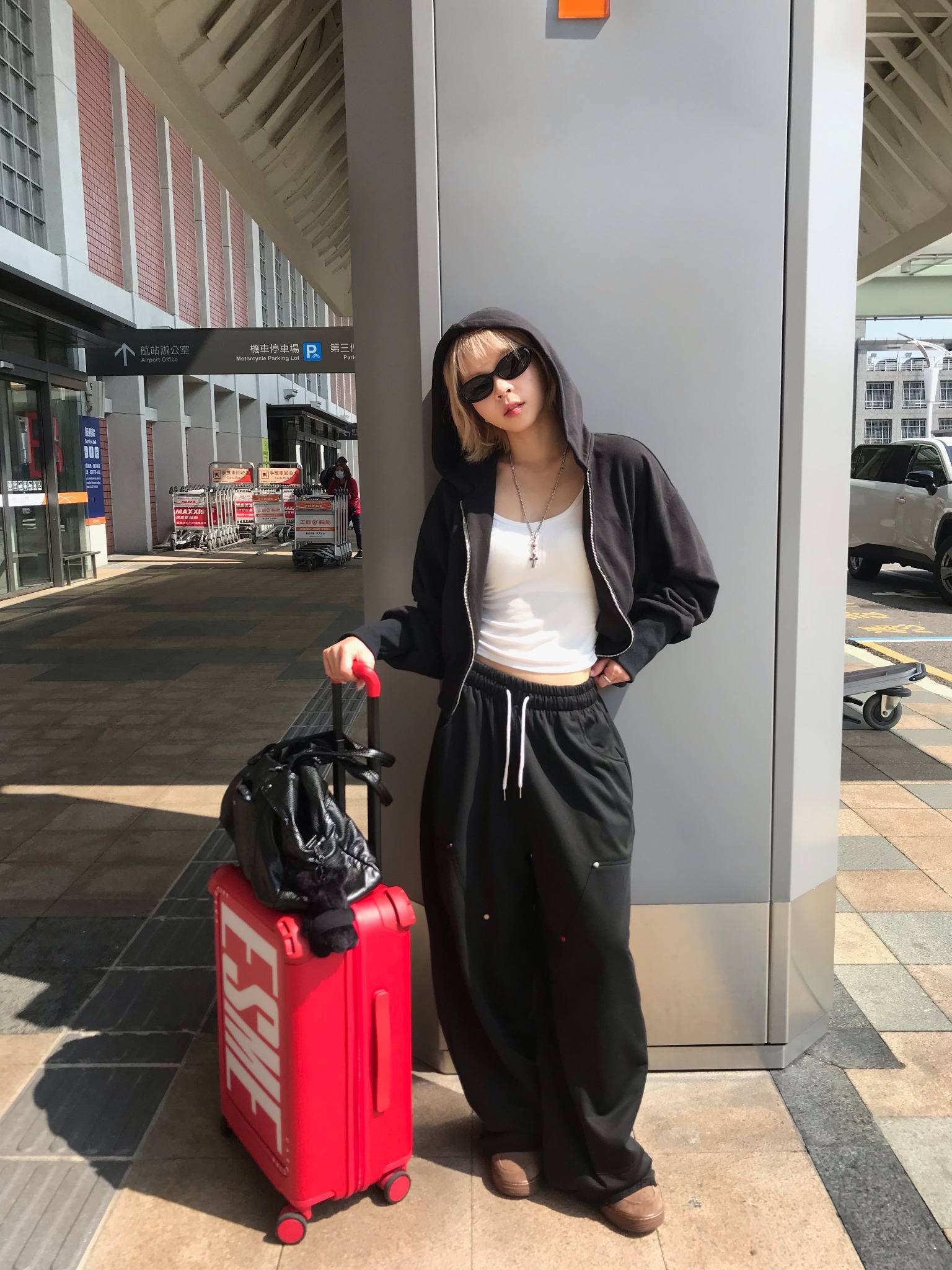 esme.chen Facebook ad